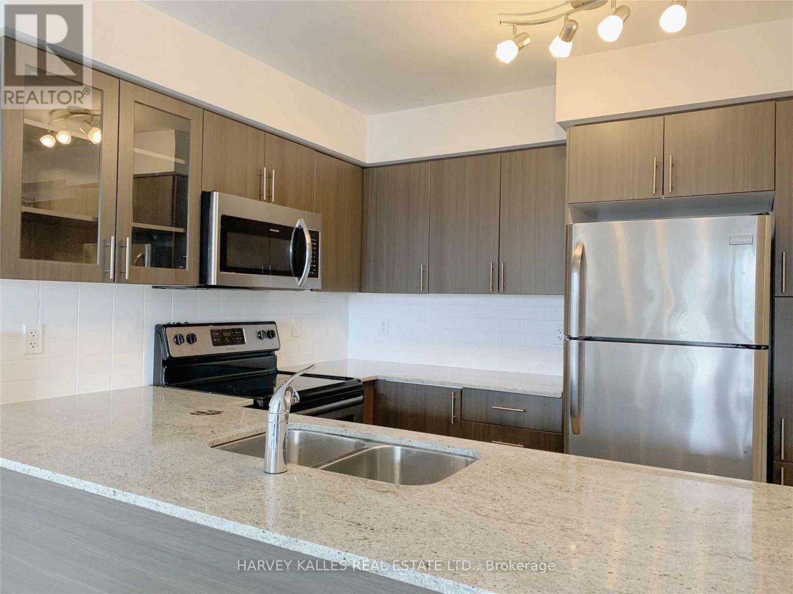 216 - 75 Norman Bethune Avenue, Richmond Hill, Ontario  L4B 0B6 - Photo 3 - N13838738