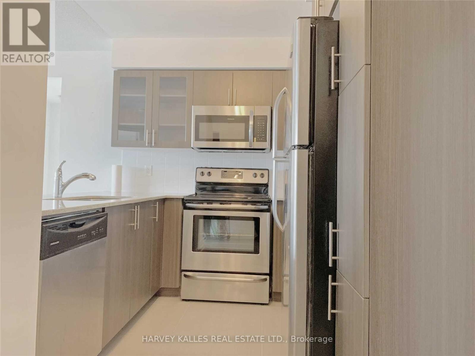 216 - 75 Norman Bethune Avenue, Richmond Hill, Ontario  L4B 0B6 - Photo 4 - N13838738