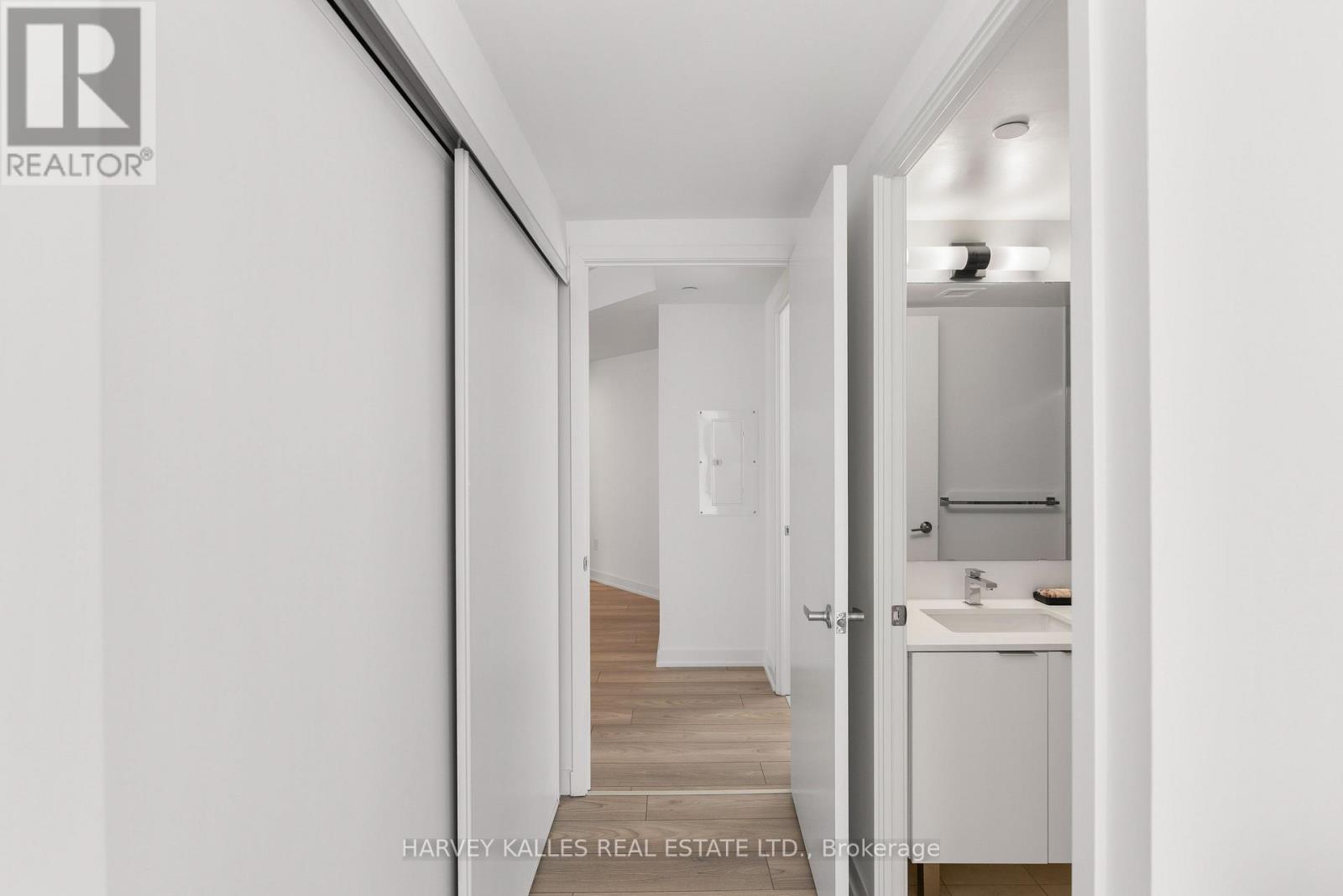1105 - 8 Tippett Road, Toronto, Ontario M3H 0E7 - Photo 16 - C13840818