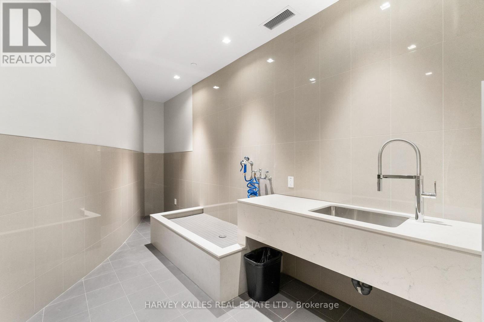 1105 - 8 Tippett Road, Toronto, Ontario M3H 0E7 - Photo 36 - C13840818