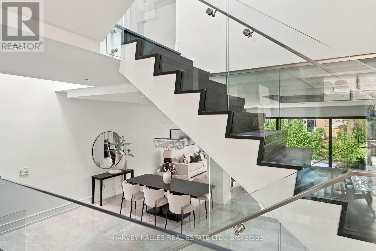 554 St Clements Avenue, Toronto, Ontario M5N 1M6 - Photo 18 - C13841280