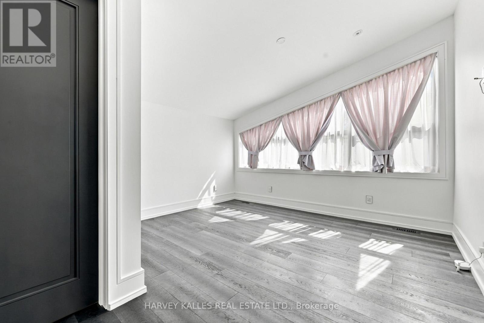 554 St Clements Avenue, Toronto, Ontario M5N 1M6 - Photo 33 - C13841280