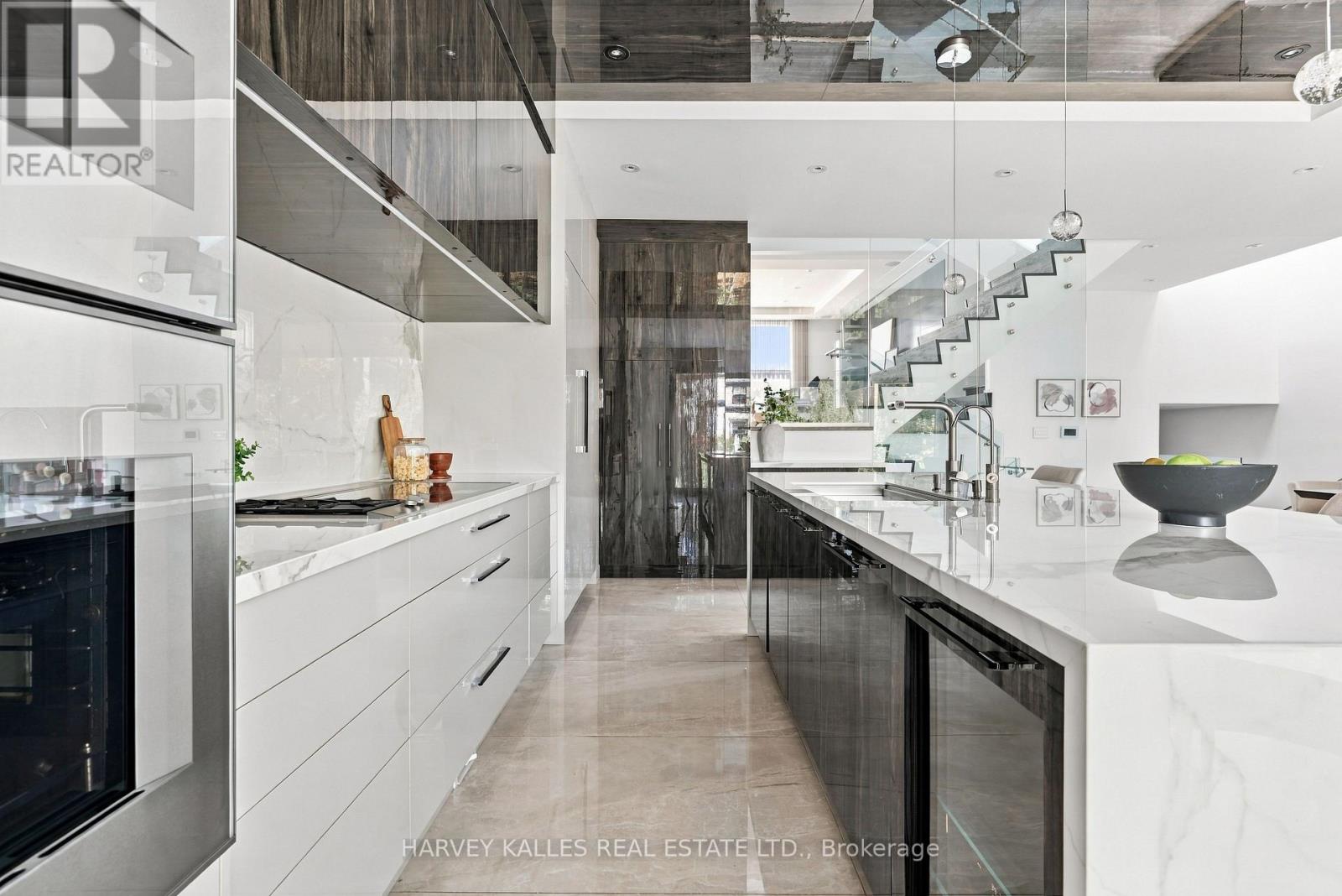554 St Clements Avenue, Toronto, Ontario M5N 1M6 - Photo 9 - C13841280