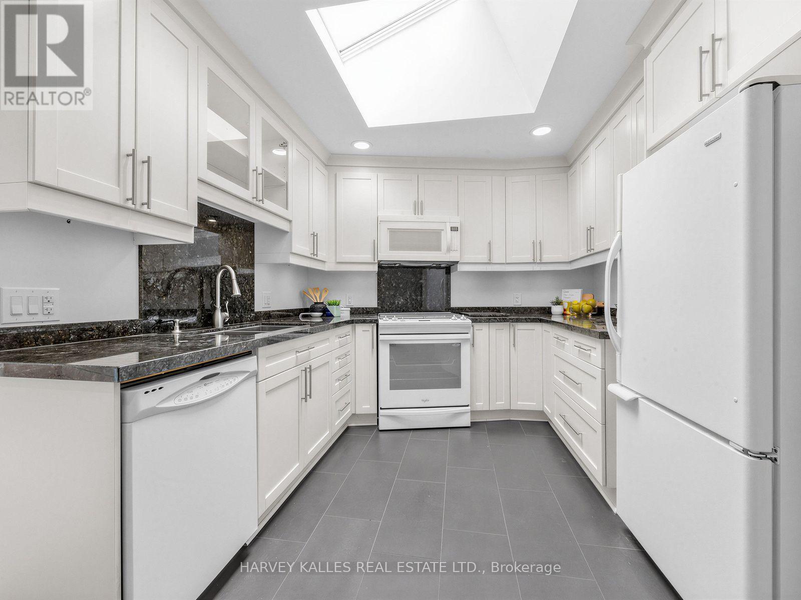 4 Kenrae Road, Toronto, Ontario M4G 1Y1 - Photo 14 - C13847516