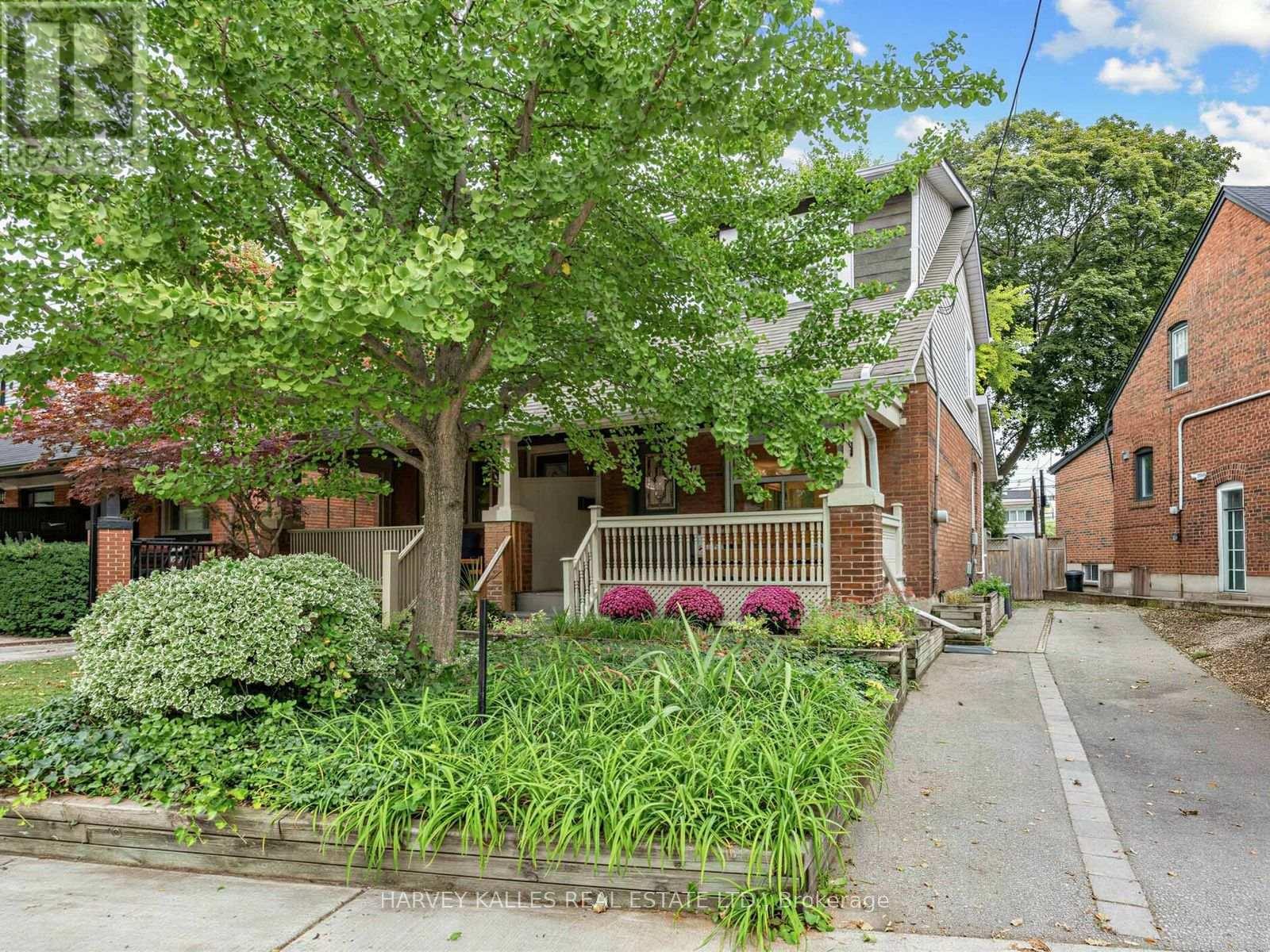 4 Kenrae Road, Toronto, Ontario M4G 1Y1 - Photo 2 - C13847516
