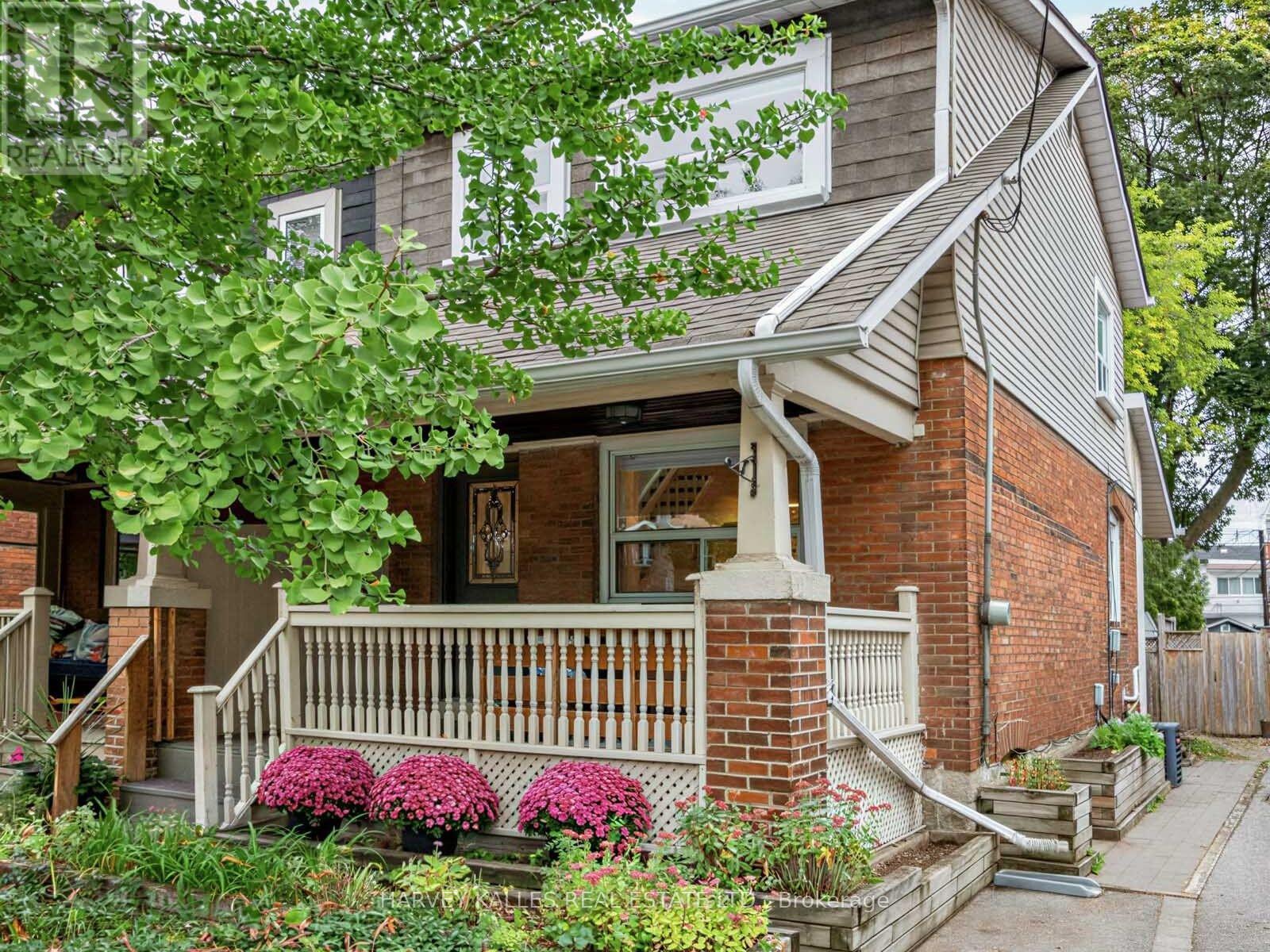 4 Kenrae Road, Toronto, Ontario M4G 1Y1 - Photo 4 - C13847516