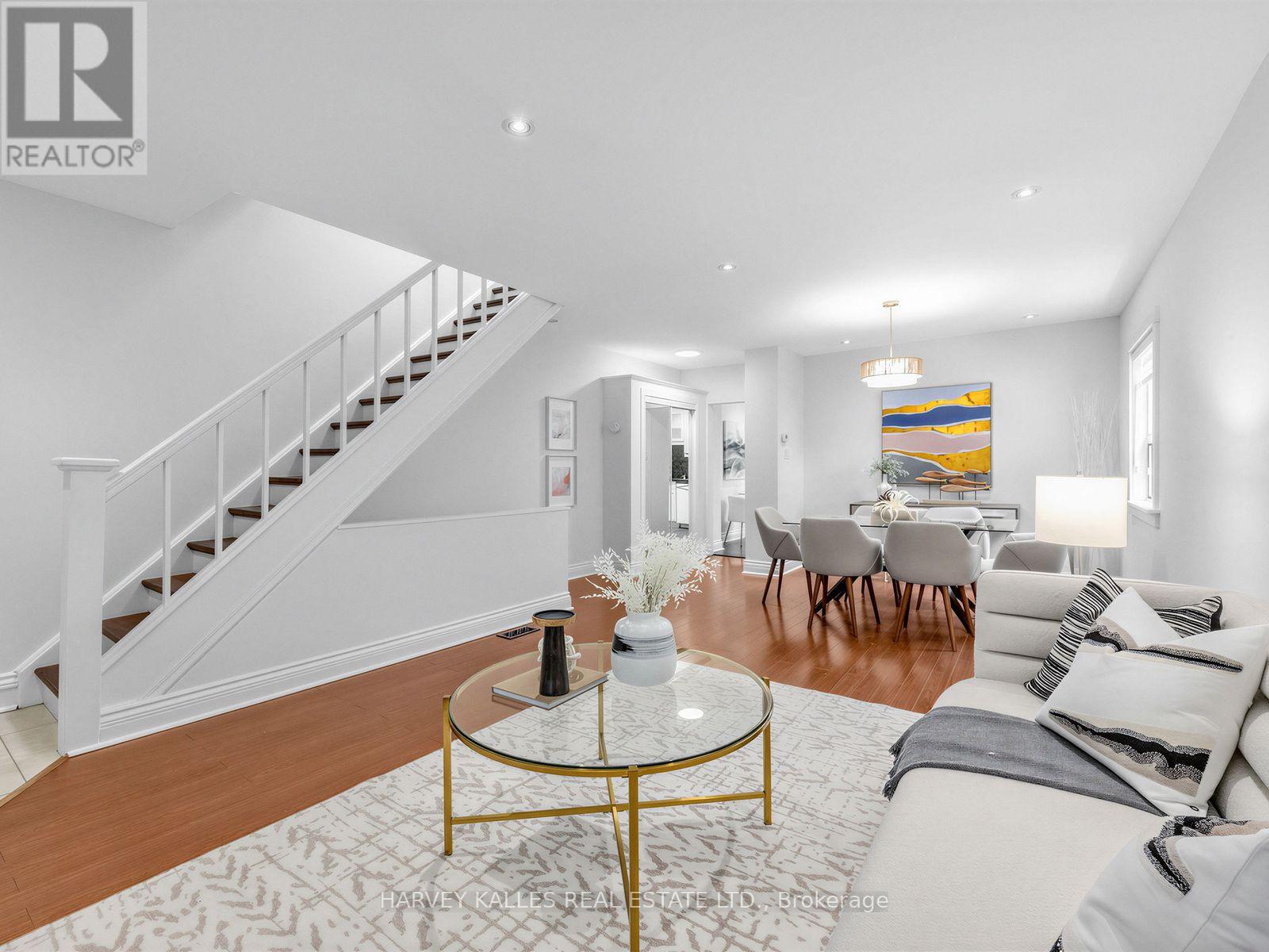 4 Kenrae Road, Toronto, Ontario M4G 1Y1 - Photo 9 - C13847516