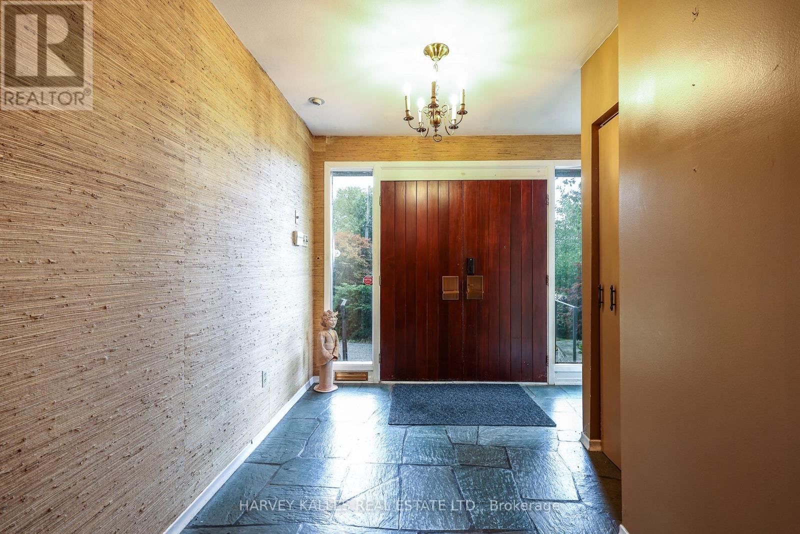 2 Colvestone Road, Toronto, Ontario M2L 1X3 - Photo 10 - C13847790