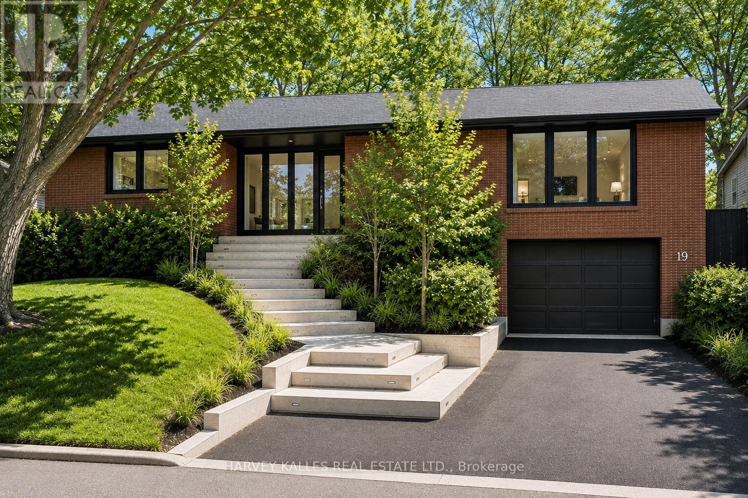 19 Blair Athol Crescent, Toronto, Ontario M9A 1X6 - Photo 1 - W13847458