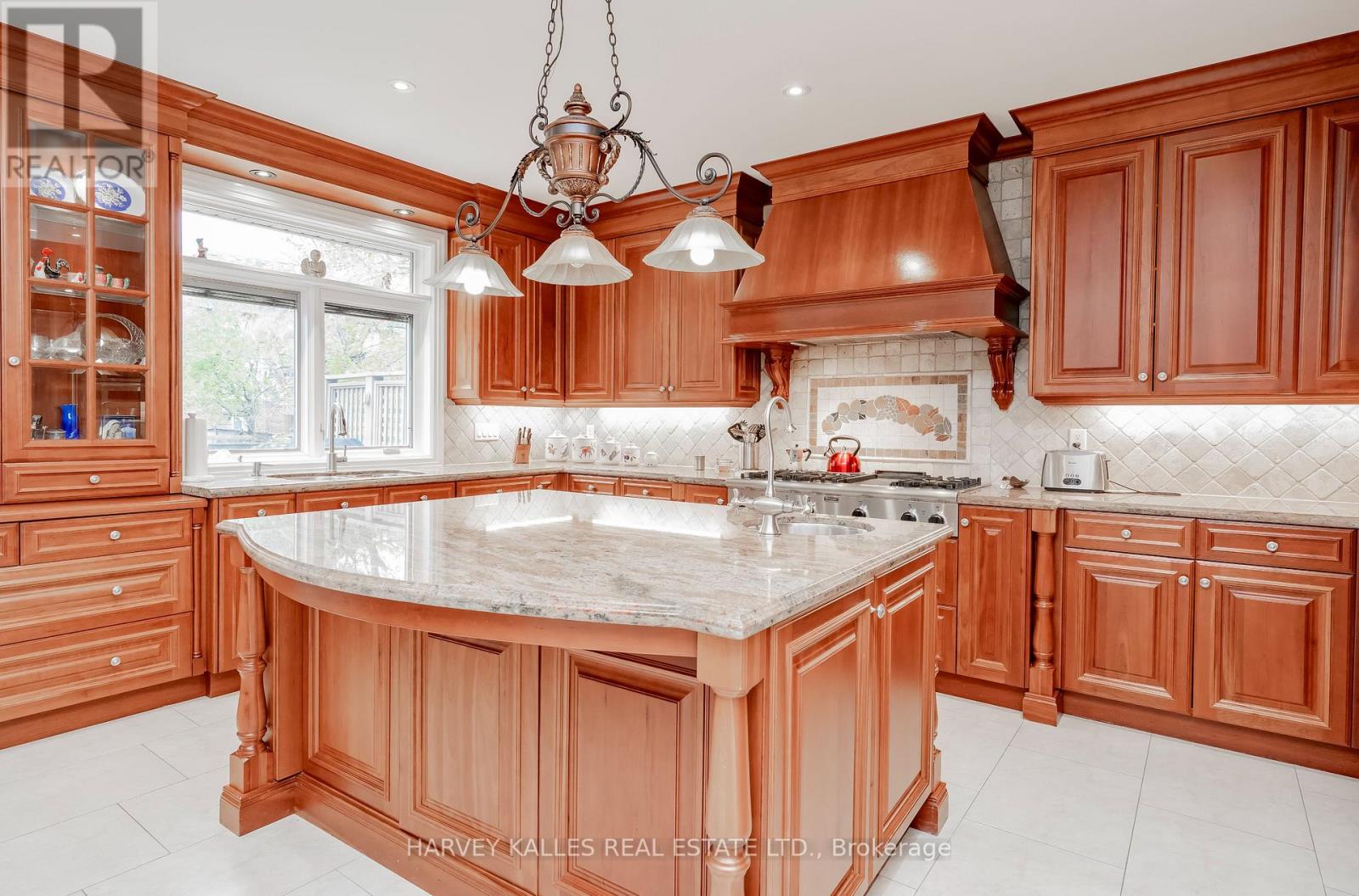 2370 Hammond Road, Mississauga, Ontario L5K 1T2 - Photo 16 - W13848130