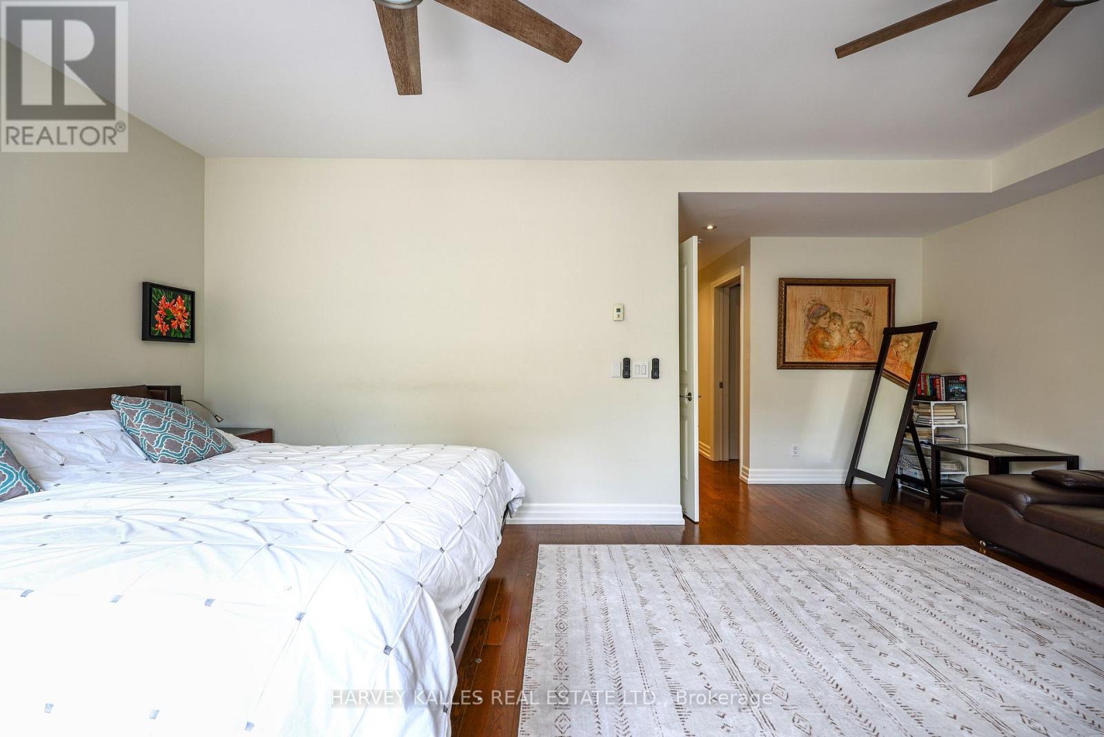 Th9 - 21 Burkebrook Place, Toronto, Ontario M4G 0A2 - Photo 24 - C13849062