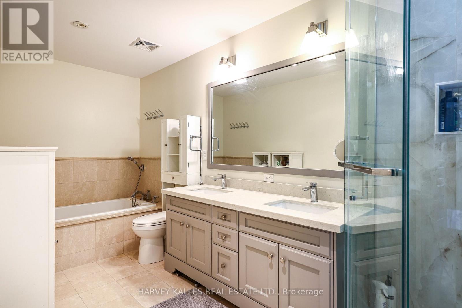 Th9 - 21 Burkebrook Place, Toronto, Ontario M4G 0A2 - Photo 29 - C13849062