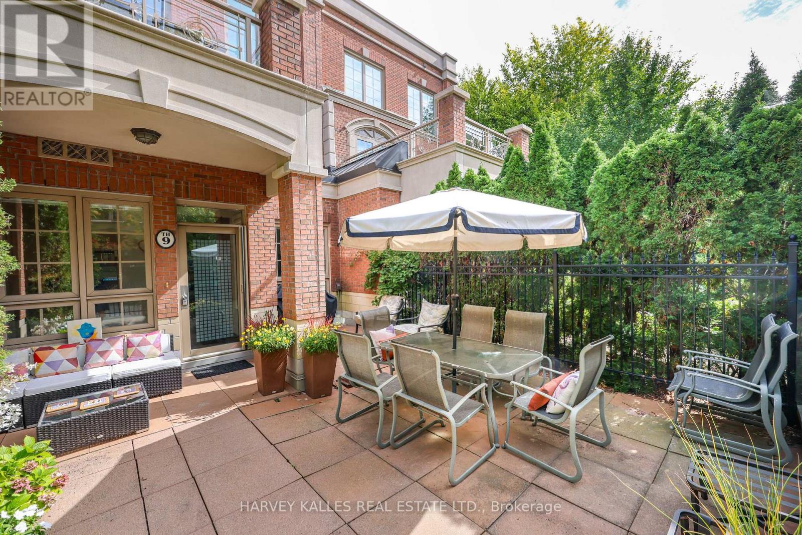 Th9 - 21 Burkebrook Place, Toronto, Ontario M4G 0A2 - Photo 5 - C13849062