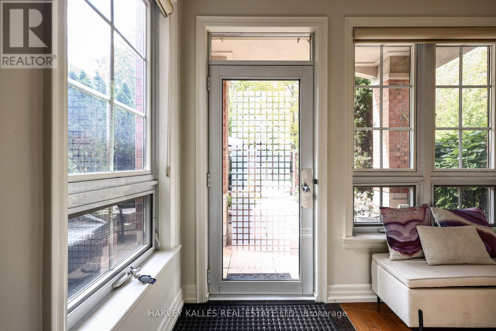 Th9 - 21 Burkebrook Place, Toronto, Ontario M4G 0A2 - Photo 6 - C13849062