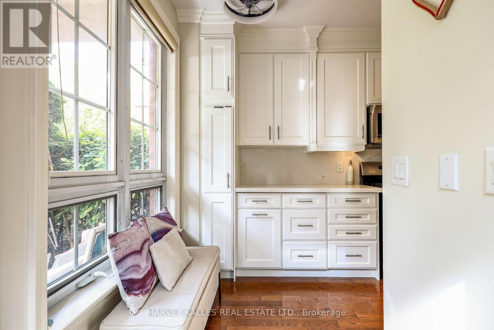 Th9 - 21 Burkebrook Place, Toronto, Ontario M4G 0A2 - Photo 7 - C13849062
