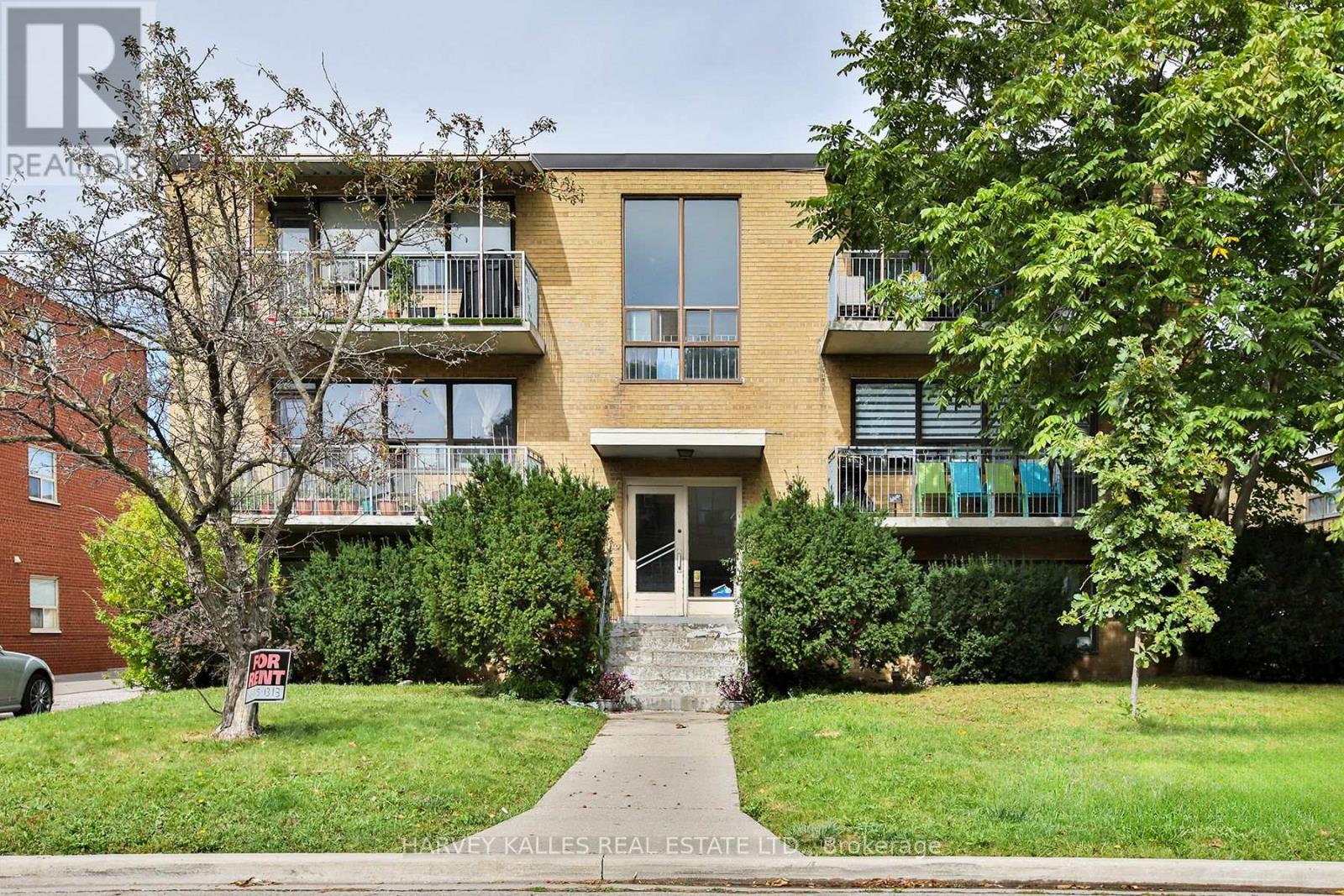 2 - 28 FRASERWOOD AVENUE, Toronto, Ontario