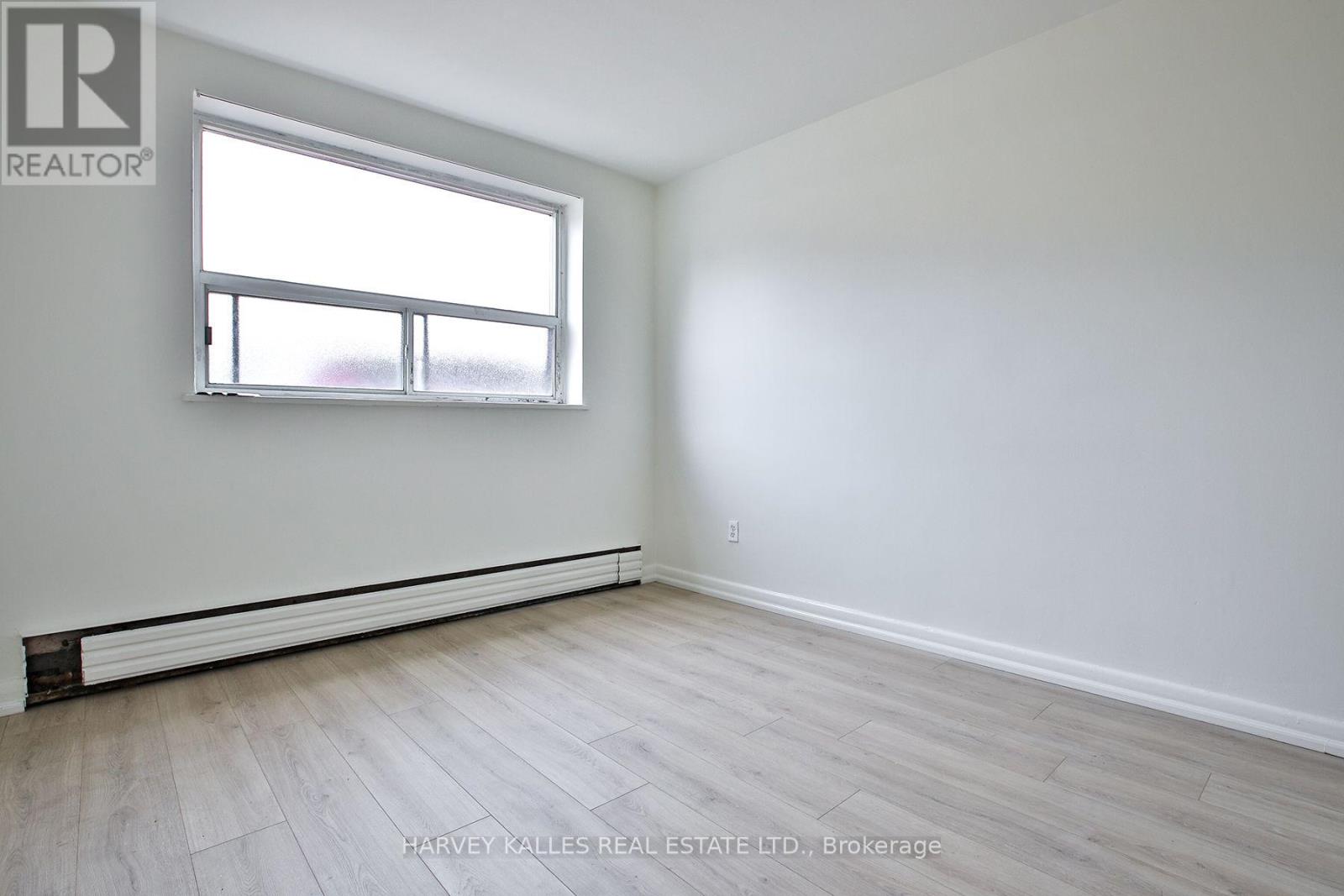 2 - 28 Fraserwood Avenue, Toronto, Ontario  M6B 2N5 - Photo 23 - C13853370