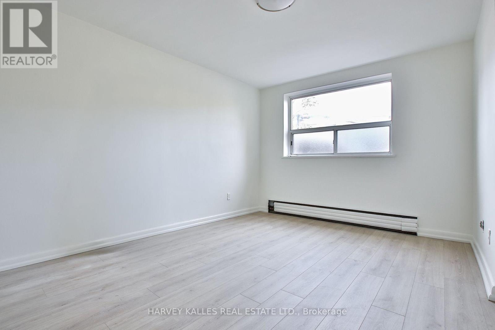 2 - 28 Fraserwood Avenue, Toronto, Ontario  M6B 2N5 - Photo 28 - C13853370