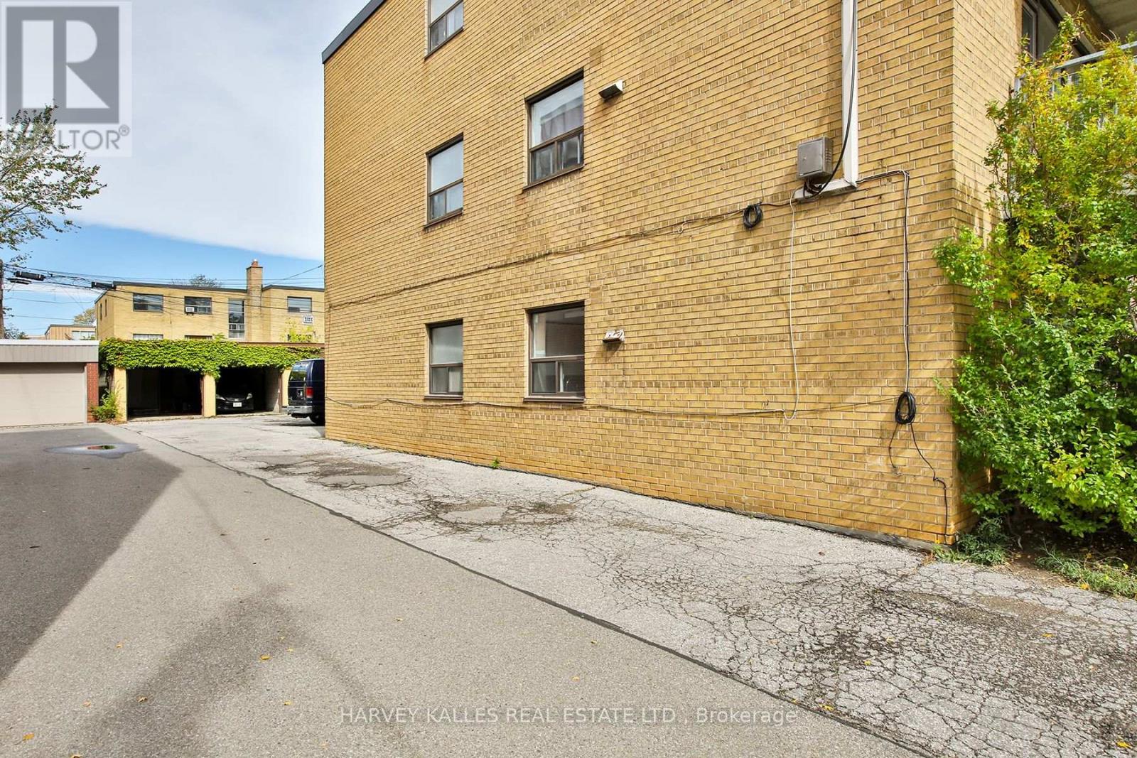 2 - 28 Fraserwood Avenue, Toronto, Ontario  M6B 2N5 - Photo 33 - C13853370