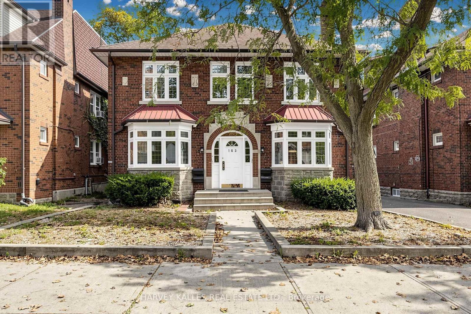 North 2nd - 163 Highbourne Road, Toronto, Ontario M5P 2J8 - Photo 1 - C13853988