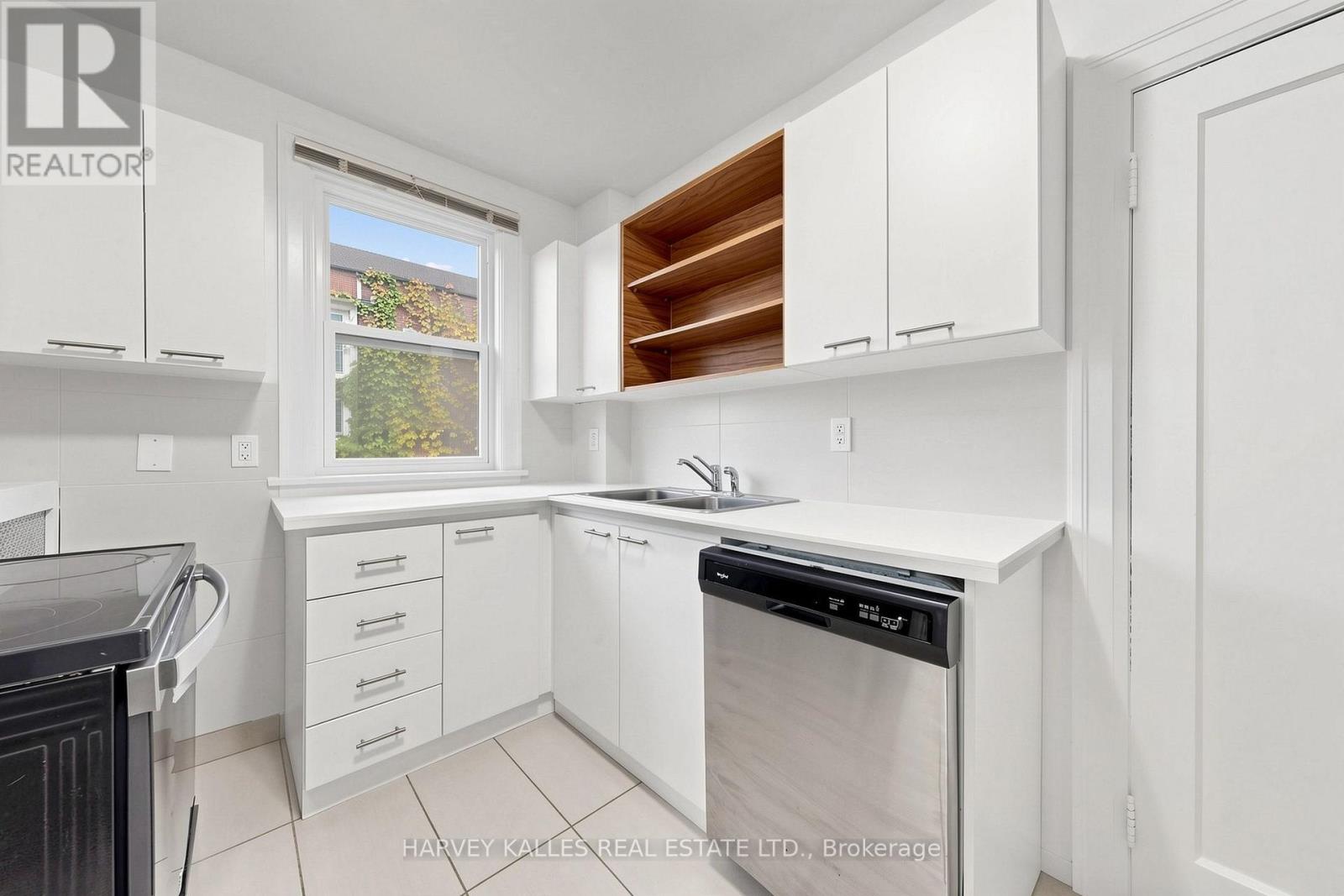 North 2nd - 163 Highbourne Road, Toronto, Ontario M5P 2J8 - Photo 17 - C13853988