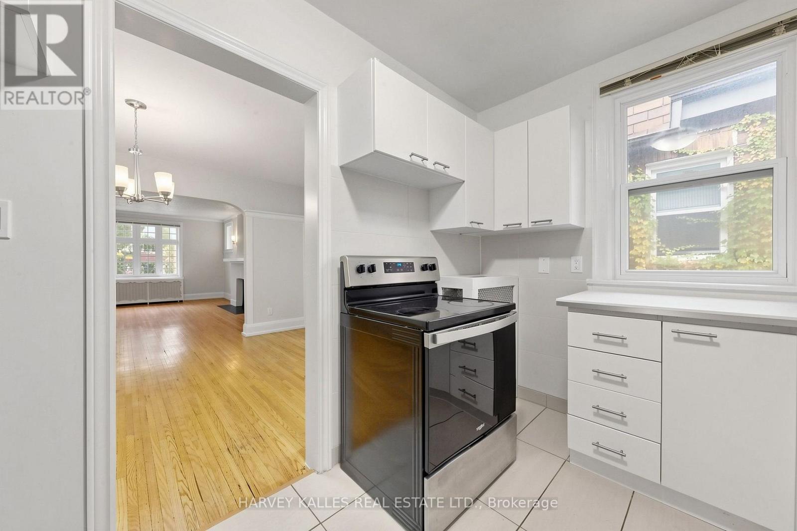 North 2nd - 163 Highbourne Road, Toronto, Ontario M5P 2J8 - Photo 18 - C13853988