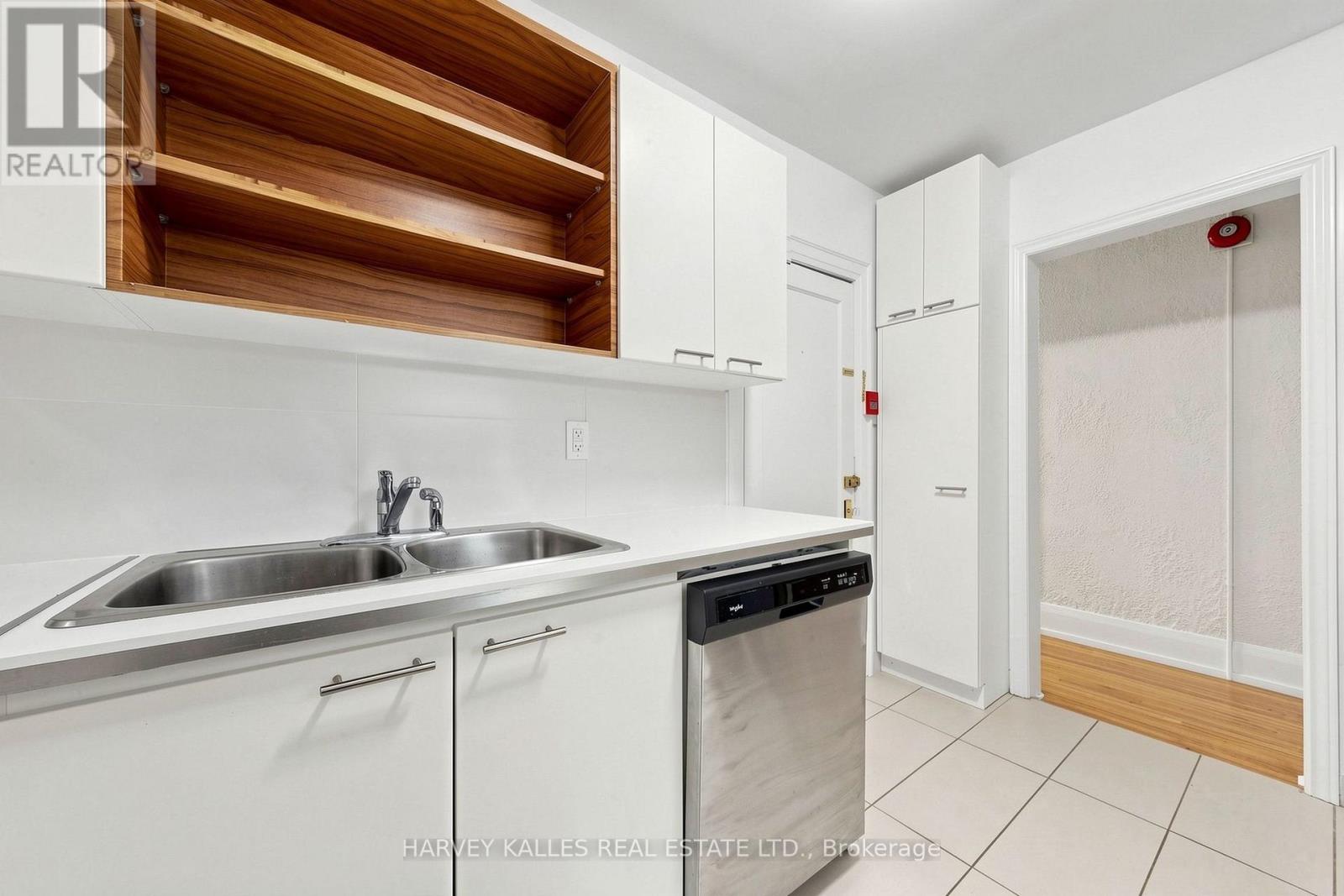 North 2nd - 163 Highbourne Road, Toronto, Ontario M5P 2J8 - Photo 19 - C13853988
