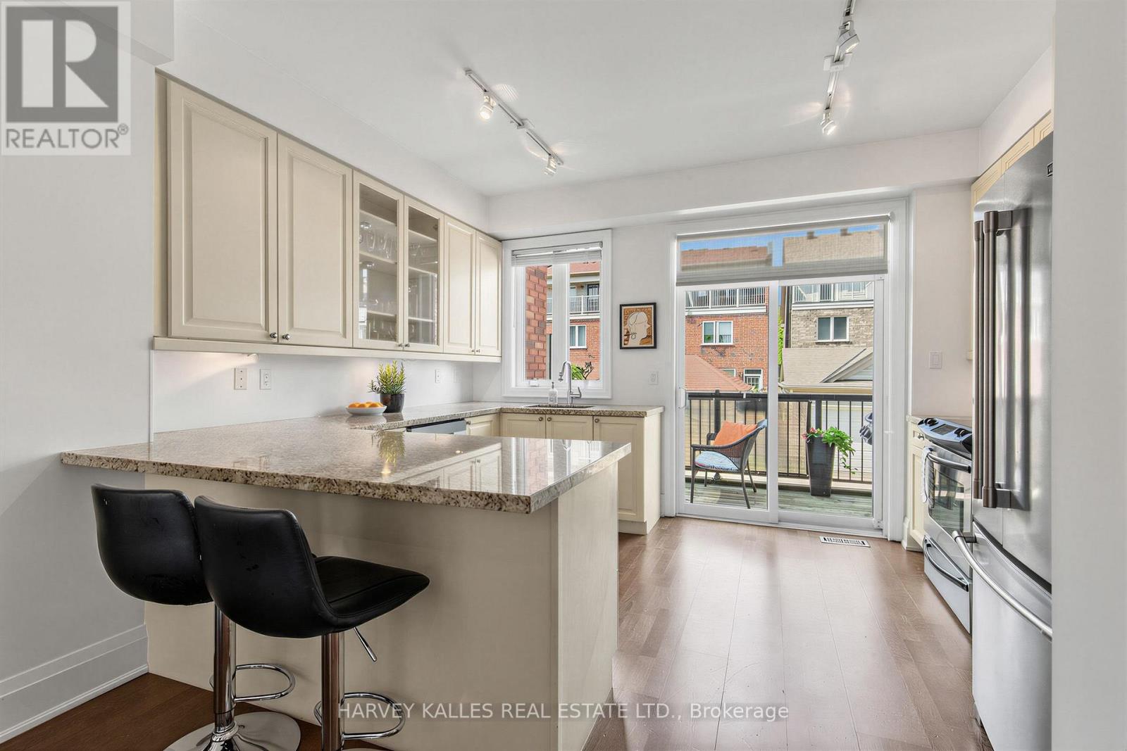 18 Sargent Lane, Toronto, Ontario M4E 3T9 - Photo 5 - E13854056