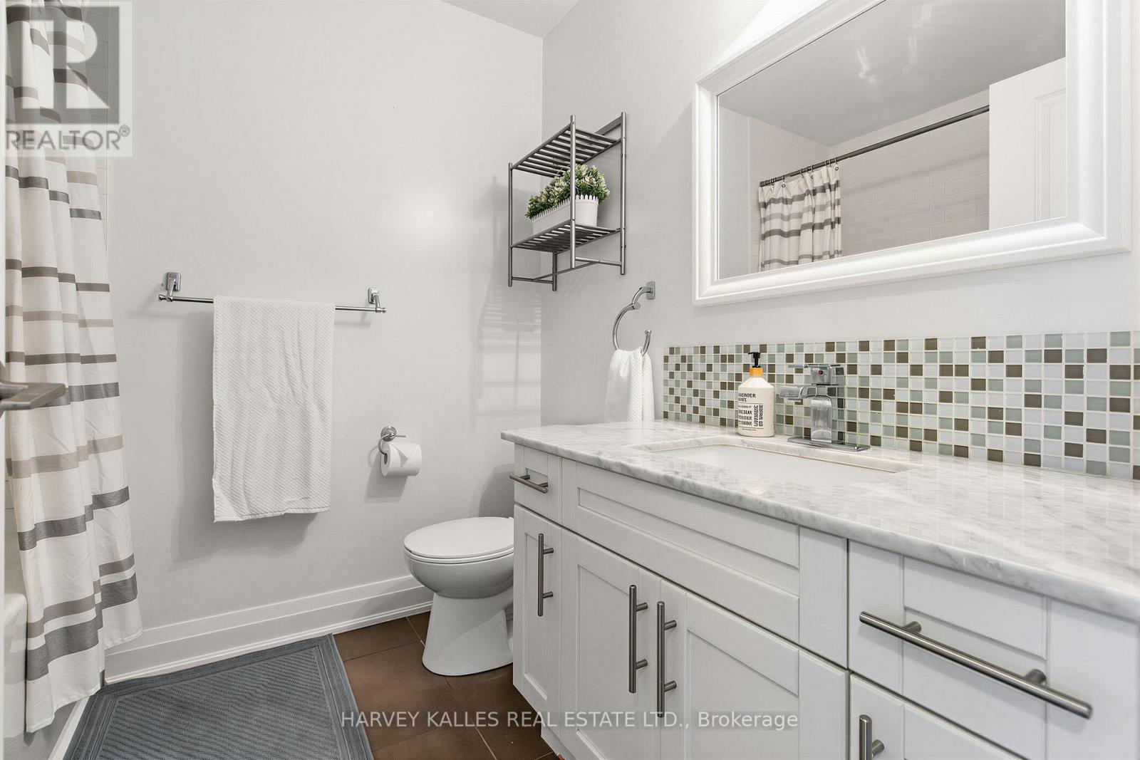 18 Sargent Lane, Toronto, Ontario M4E 3T9 - Photo 8 - E13854056