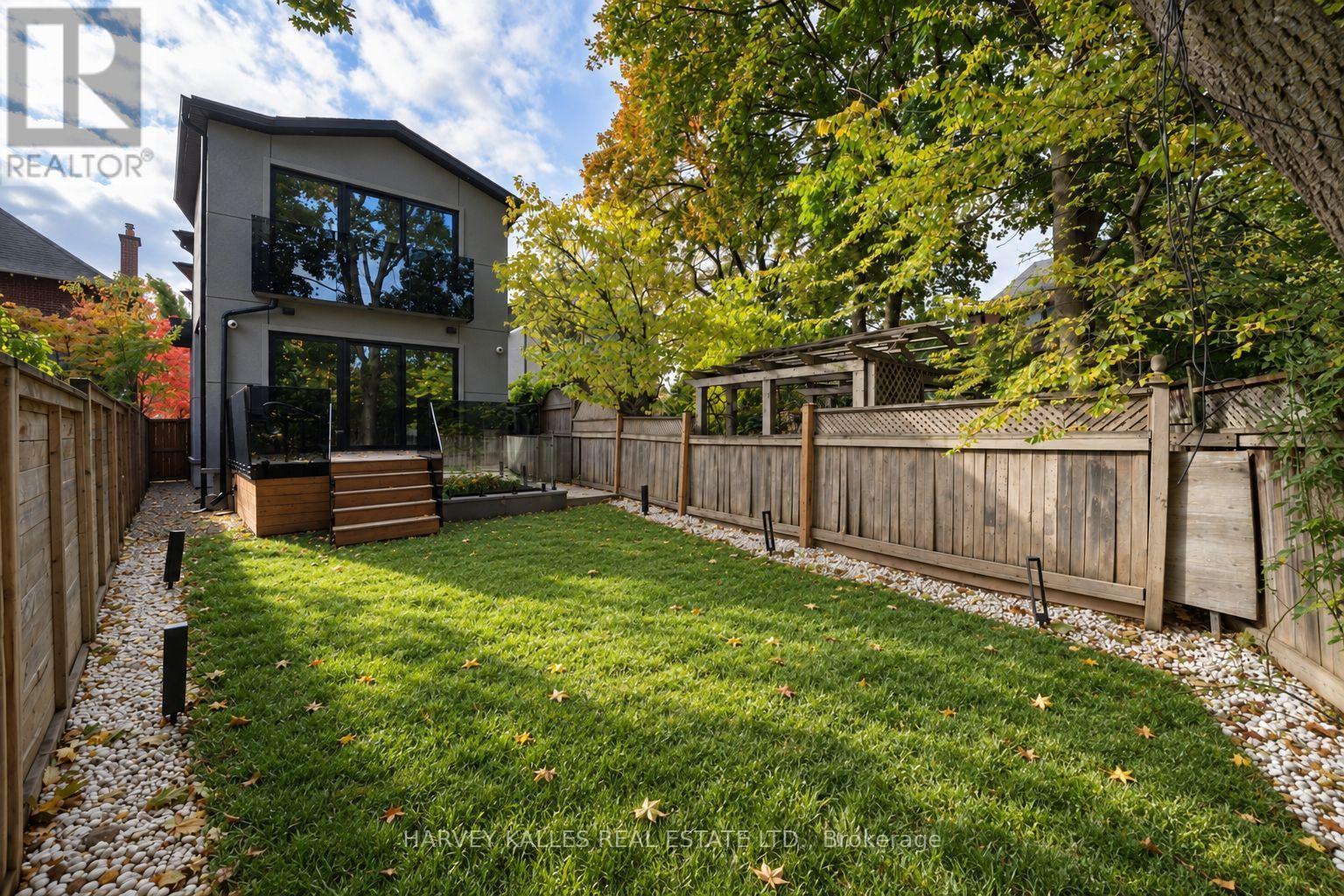 4 Douglas Crescent, Toronto, Ontario  M4W 2E7 - Photo 32 - C13854620