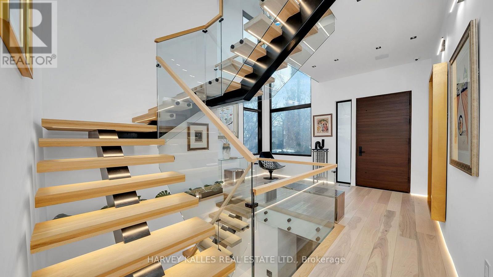 4 Douglas Crescent, Toronto, Ontario  M4W 2E7 - Photo 4 - C13854620