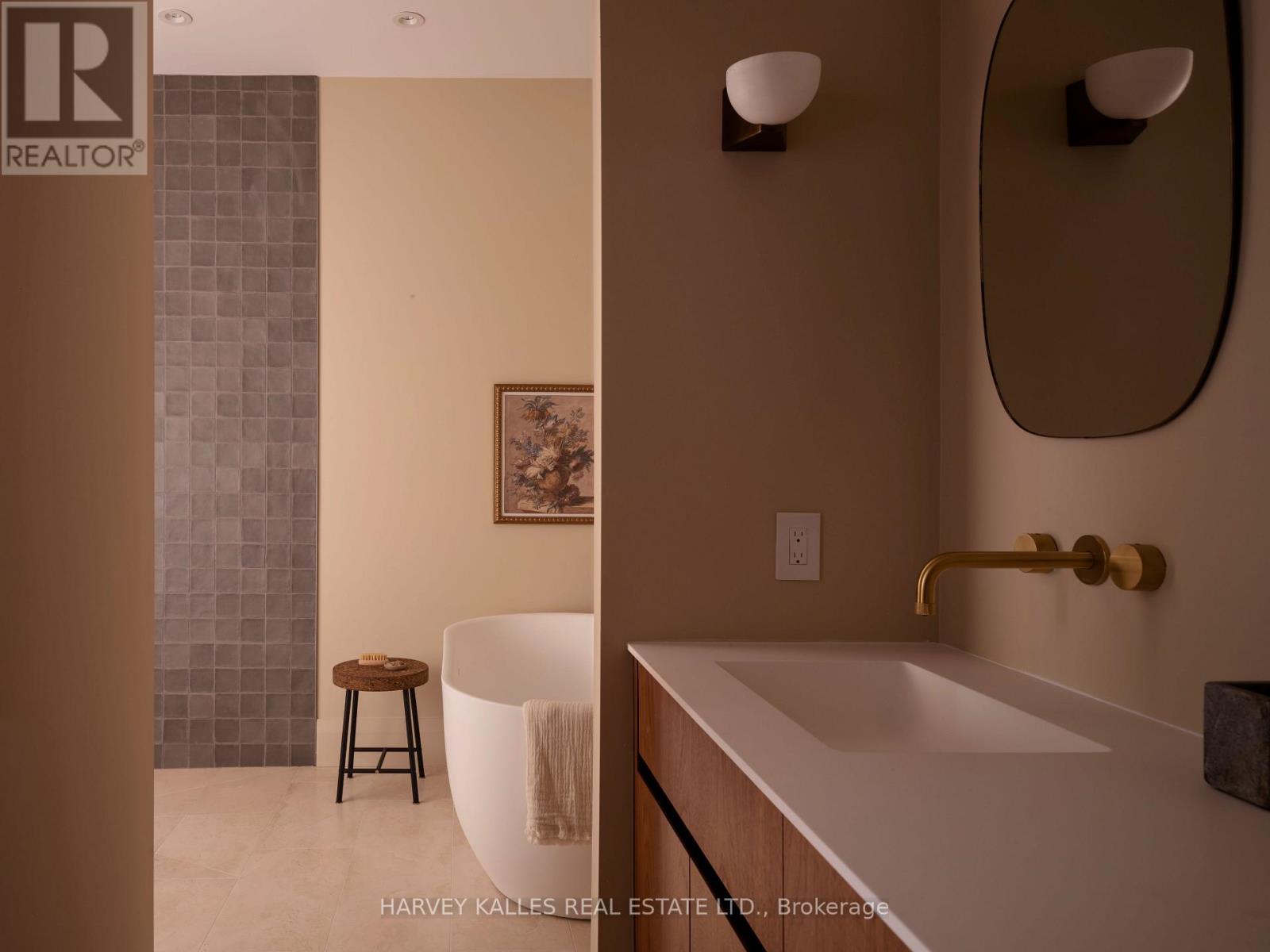 B - 157 Hallam Street, Toronto, Ontario M6H 1X3 - Photo 19 - W13855260