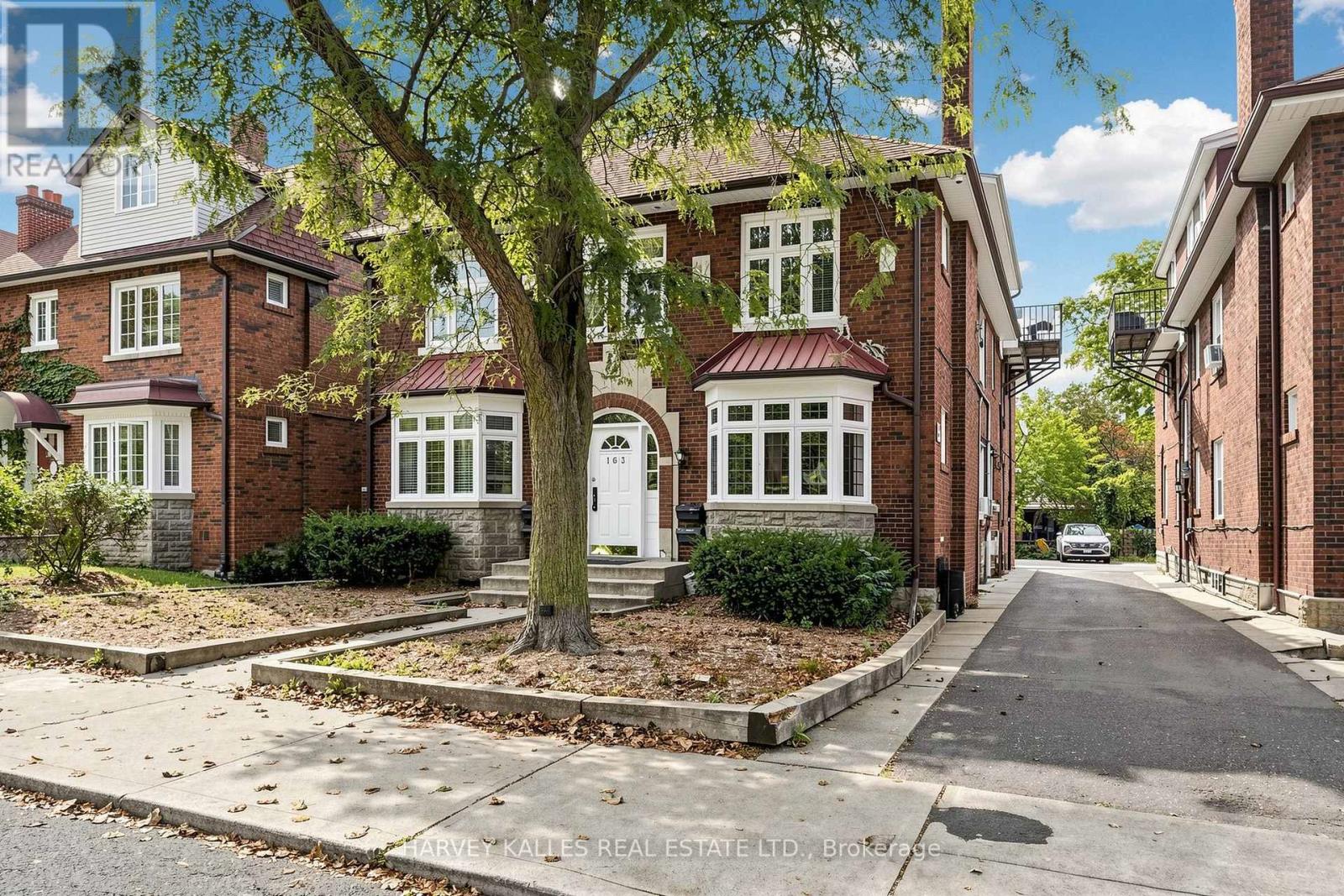 South 2nd - 163 Highbourne Road, Toronto, Ontario M5P 2J8 - Photo 2 - C13857746