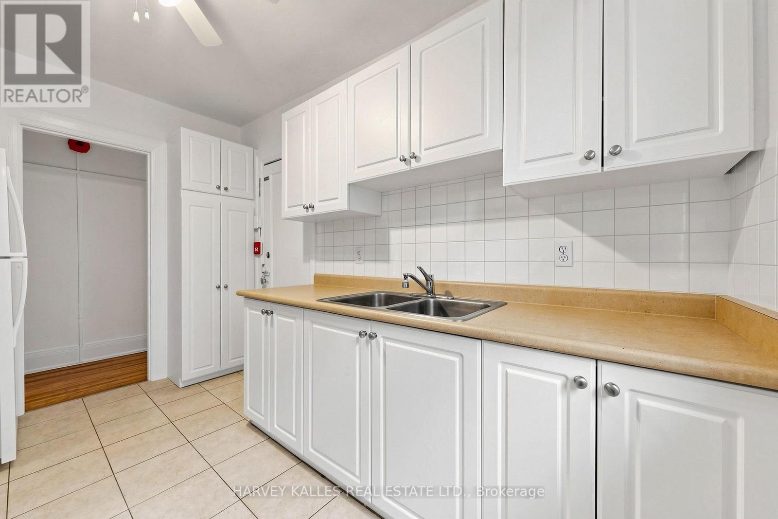 South 2nd - 163 Highbourne Road, Toronto, Ontario M5P 2J8 - Photo 21 - C13857746