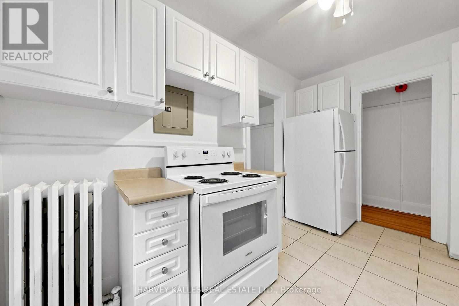 South 2nd - 163 Highbourne Road, Toronto, Ontario M5P 2J8 - Photo 22 - C13857746
