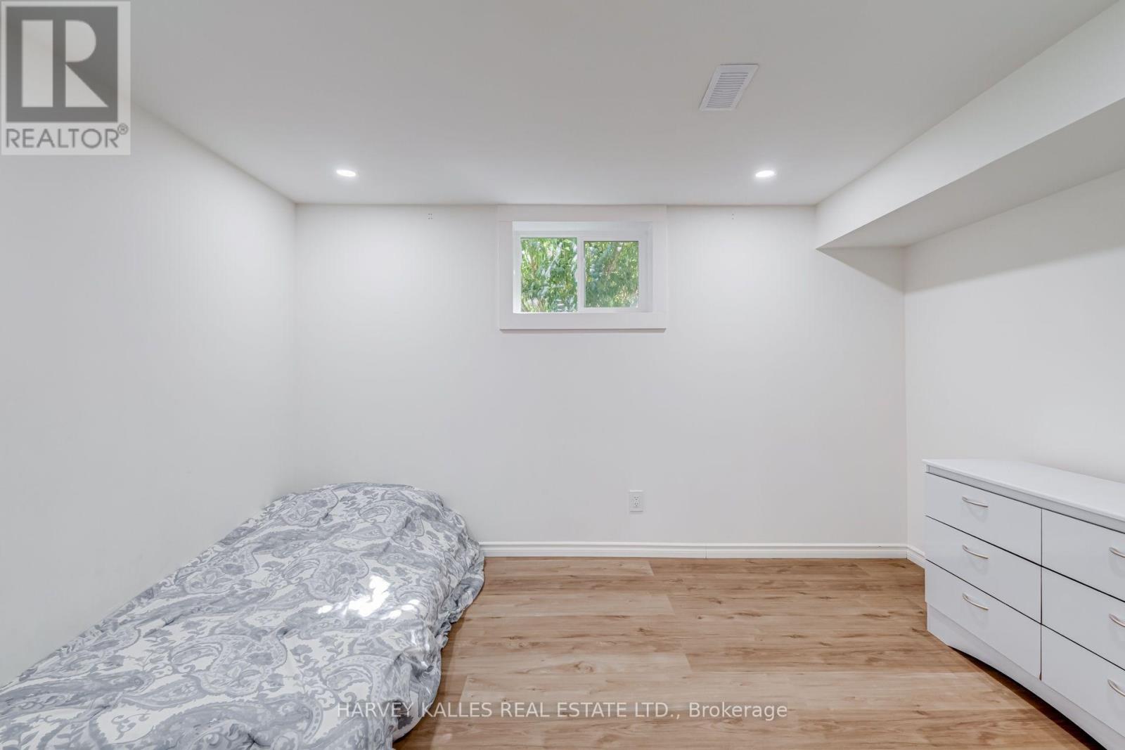 8 Crown Court, Toronto, Ontario M8Z 4V4 - Photo 22 - W13859656