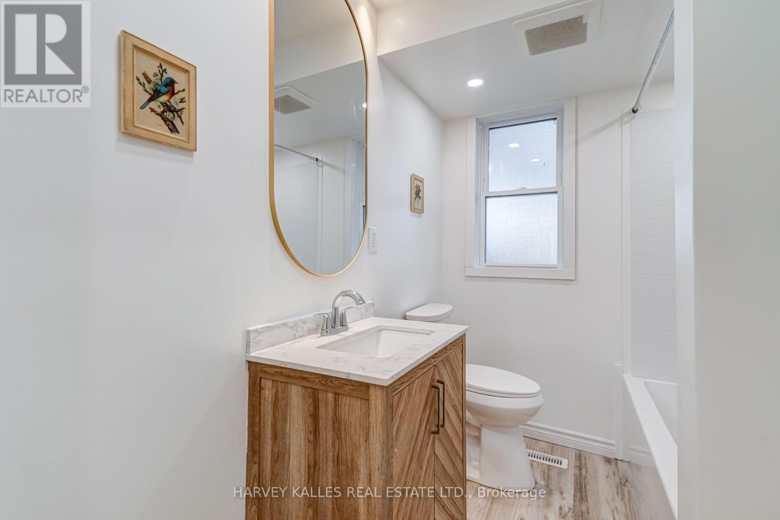 8 Crown Court, Toronto, Ontario M8Z 4V4 - Photo 9 - W13859656
