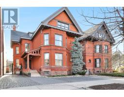 140 BEDFORD ROAD, Toronto, Ontario