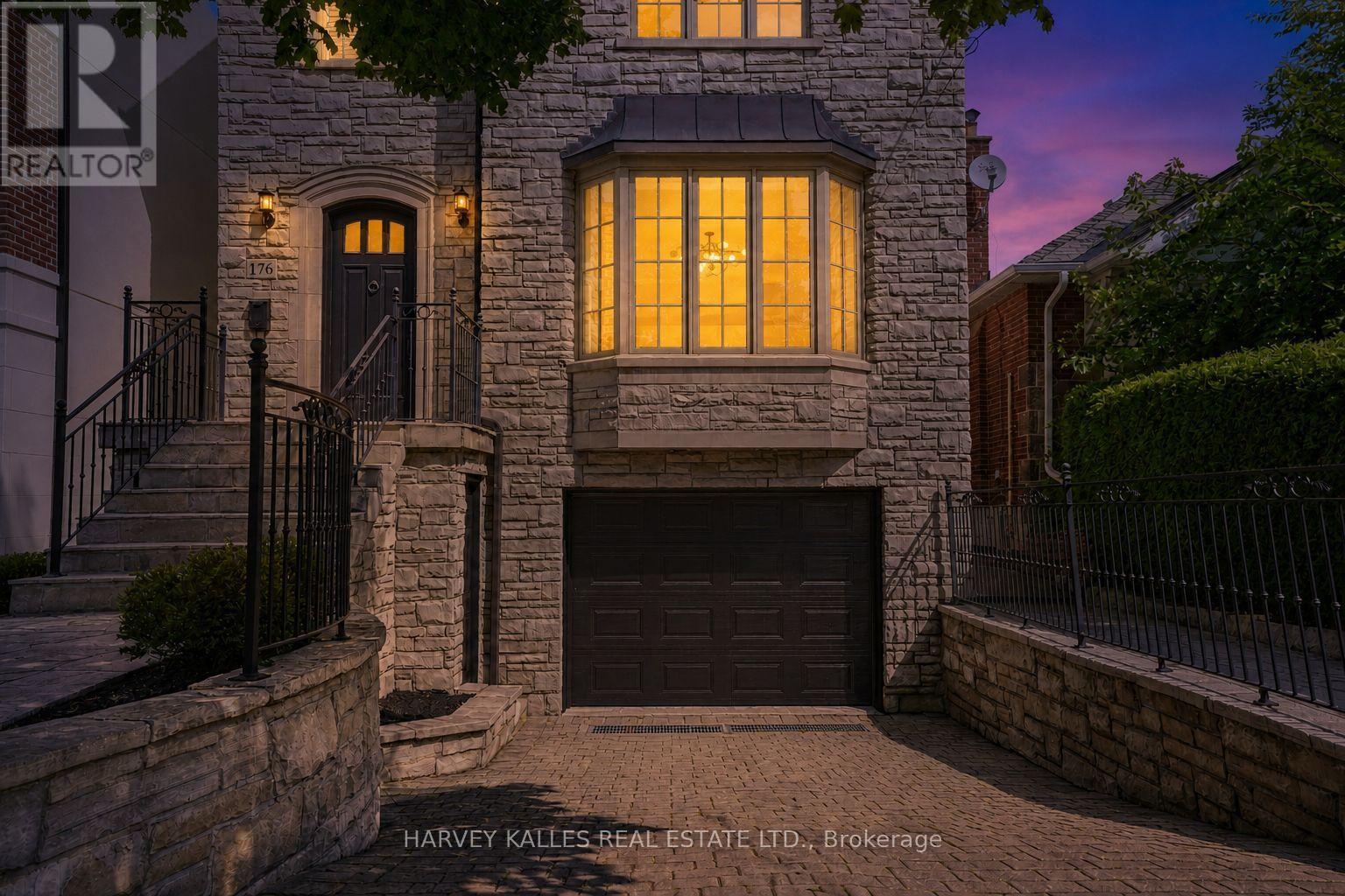 176 Joicey Boulevard, Toronto, Ontario  M5M 2V2 - Photo 5 - C13862782