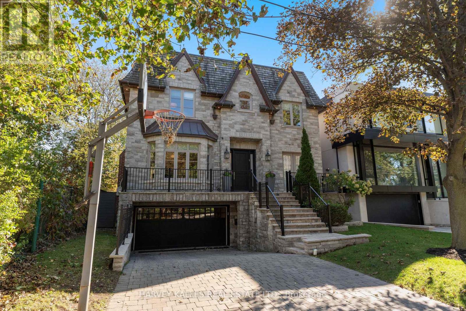 717 WOBURN AVENUE, Toronto, Ontario