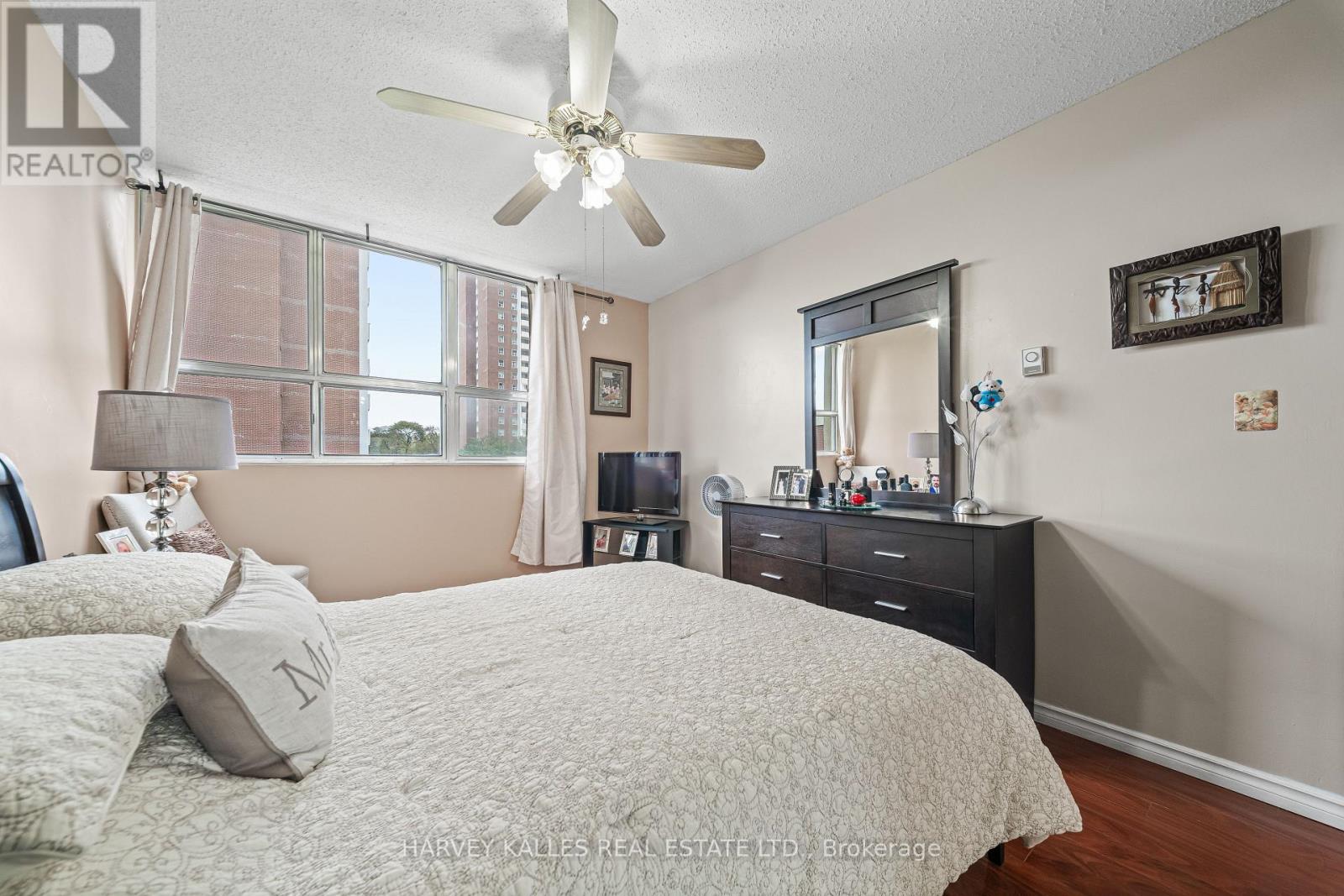 301 - 10 Crescent Town Road, Toronto, Ontario  M4C 5L3 - Photo 12 - E13867786