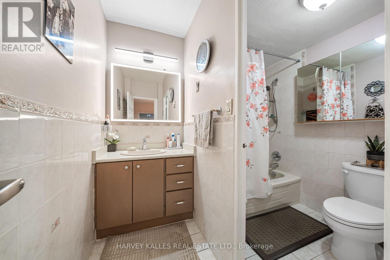 301 - 10 Crescent Town Road, Toronto, Ontario  M4C 5L3 - Photo 15 - E13867786