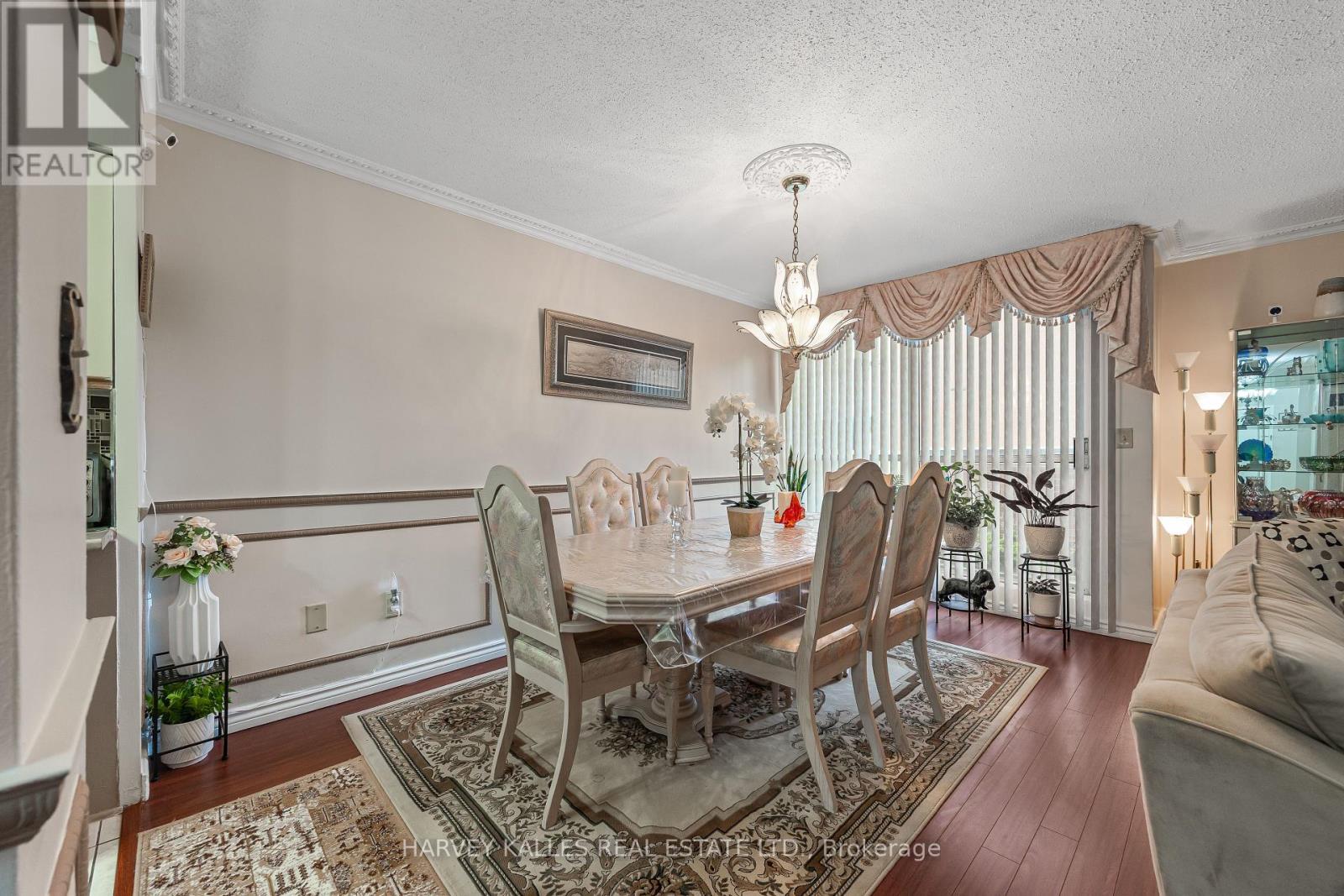 301 - 10 Crescent Town Road, Toronto, Ontario  M4C 5L3 - Photo 5 - E13867786
