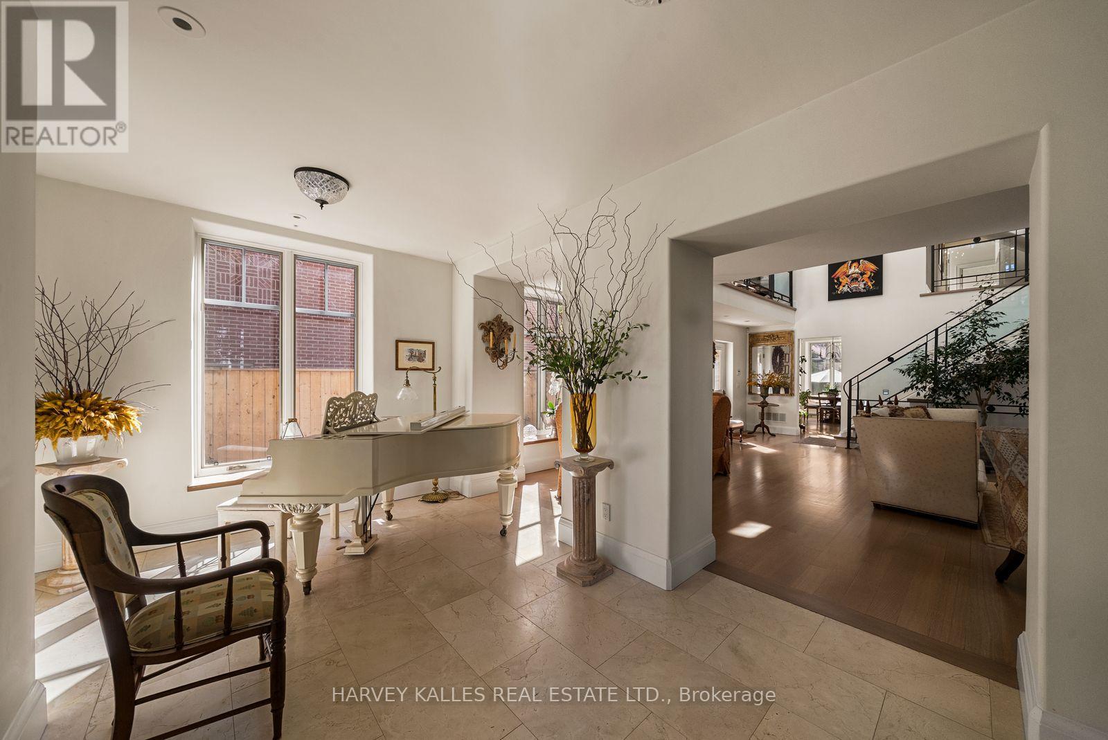 4 Neville Park Boulevard, Toronto, Ontario M4E 3P6 - Photo 10 - E13871354