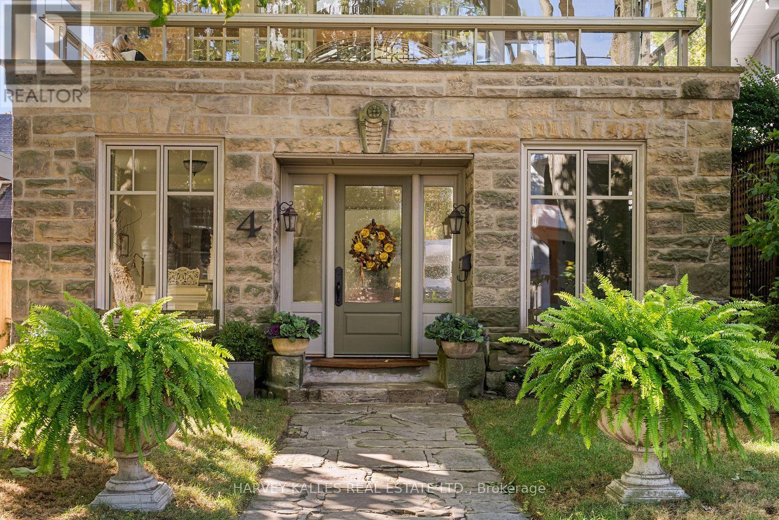 4 Neville Park Boulevard, Toronto, Ontario M4E 3P6 - Photo 3 - E13871354