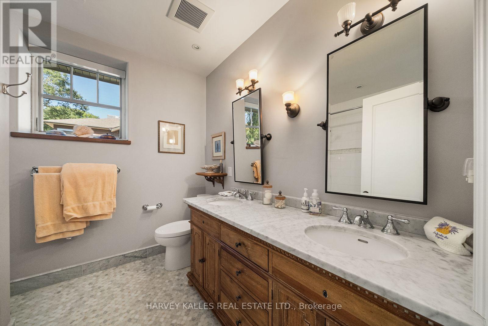 4 Neville Park Boulevard, Toronto, Ontario M4E 3P6 - Photo 32 - E13871354