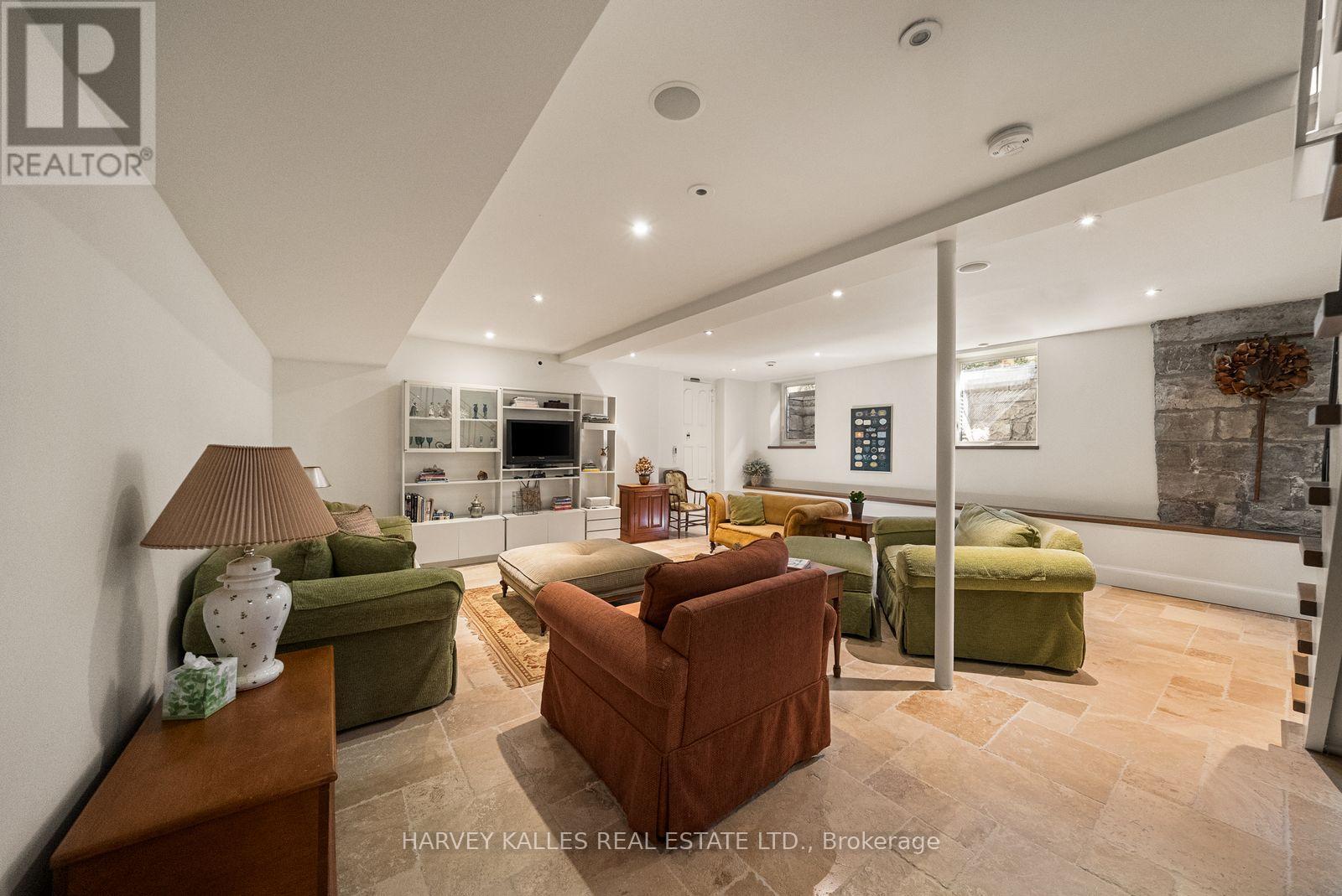 4 Neville Park Boulevard, Toronto, Ontario M4E 3P6 - Photo 36 - E13871354