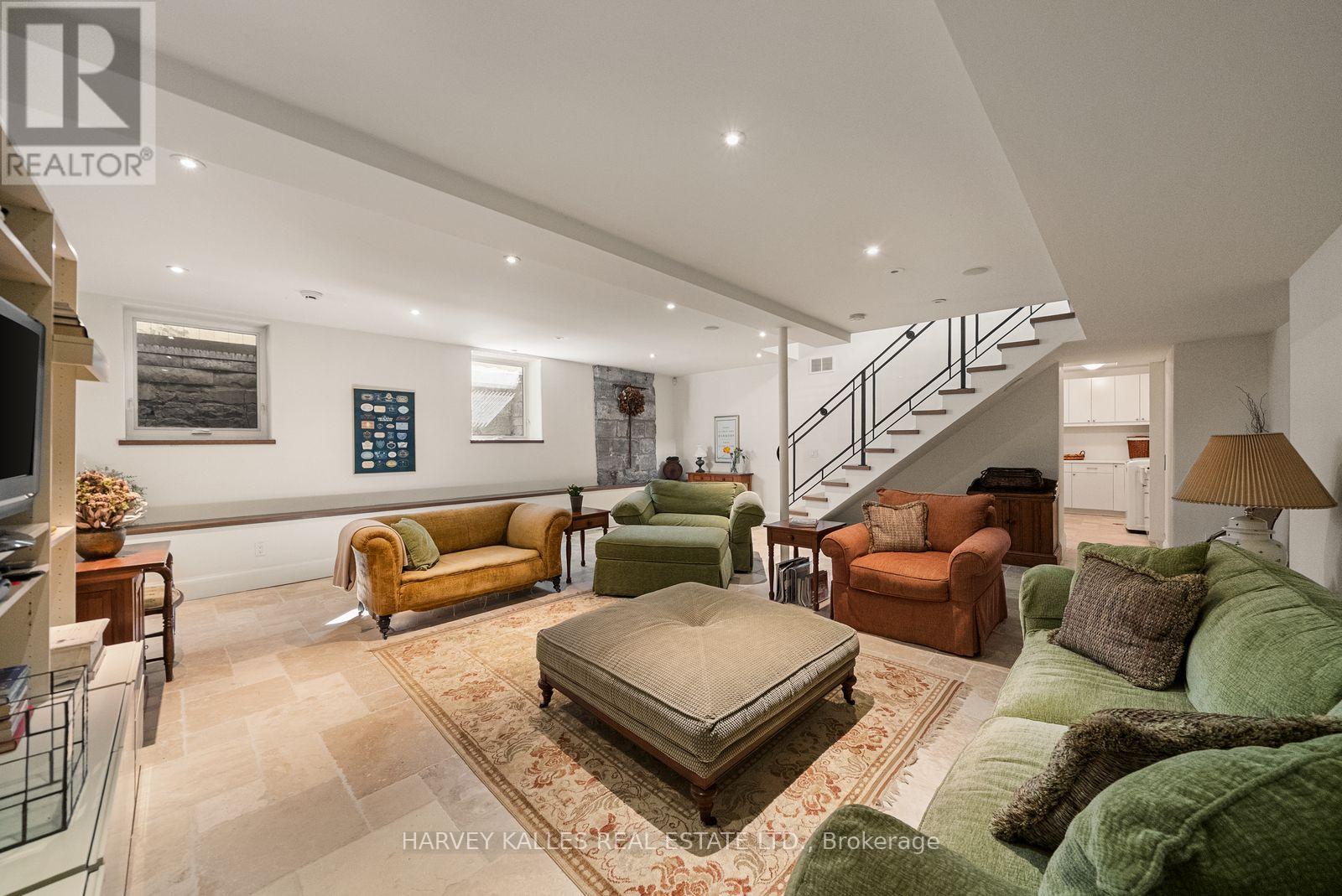 4 Neville Park Boulevard, Toronto, Ontario M4E 3P6 - Photo 37 - E13871354
