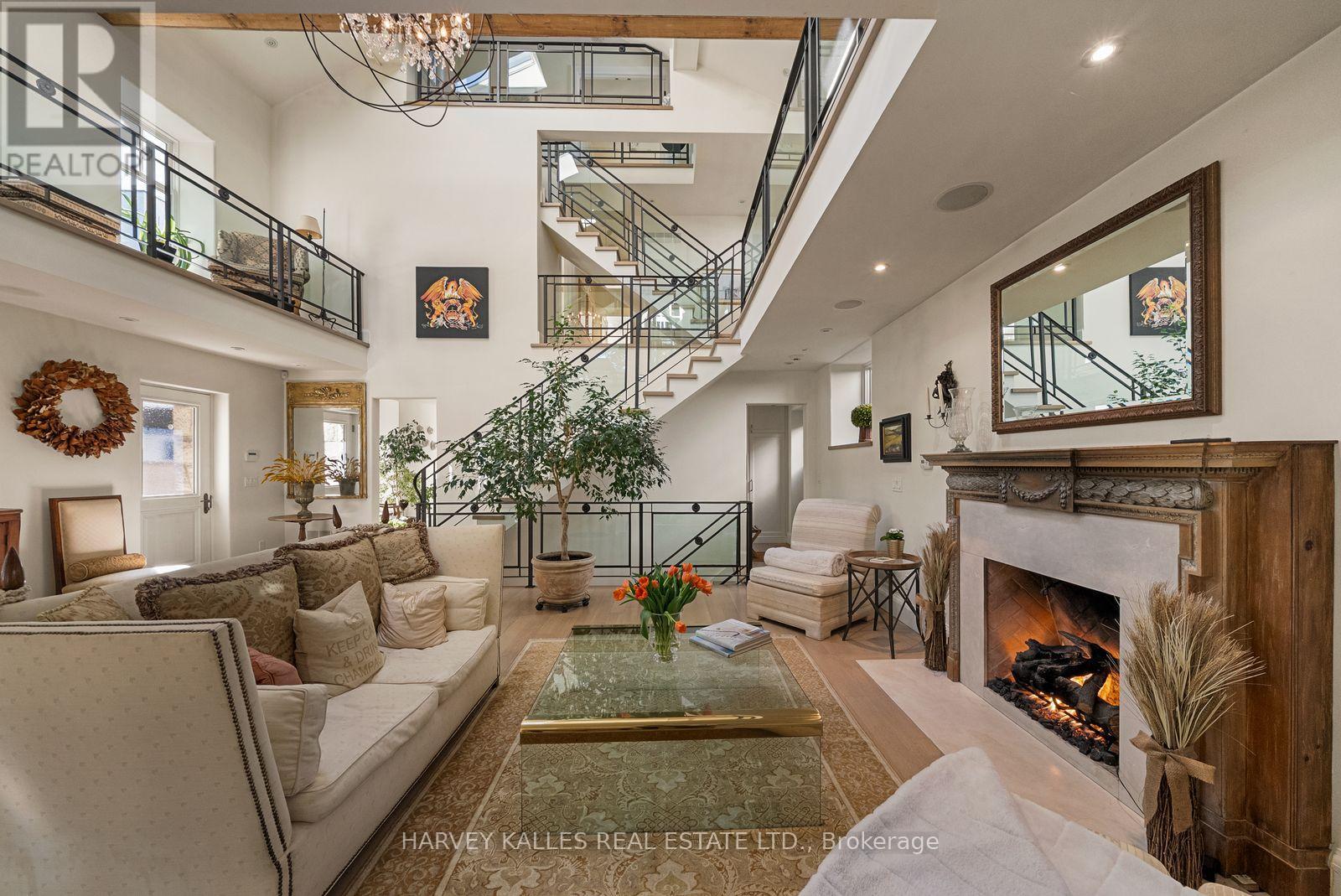 4 Neville Park Boulevard, Toronto, Ontario M4E 3P6 - Photo 5 - E13871354