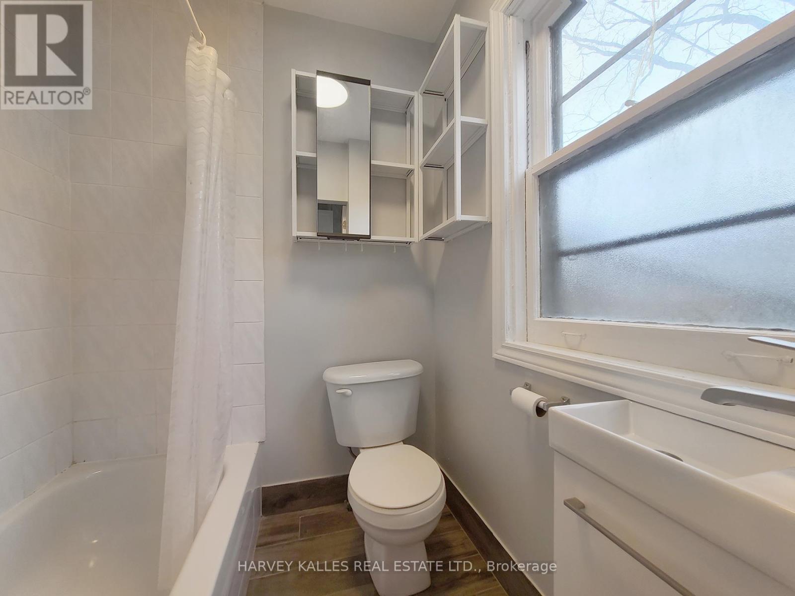 Main - 1450 Dundas Street E, Toronto, Ontario  M4M 1S8 - Photo 11 - E13871710